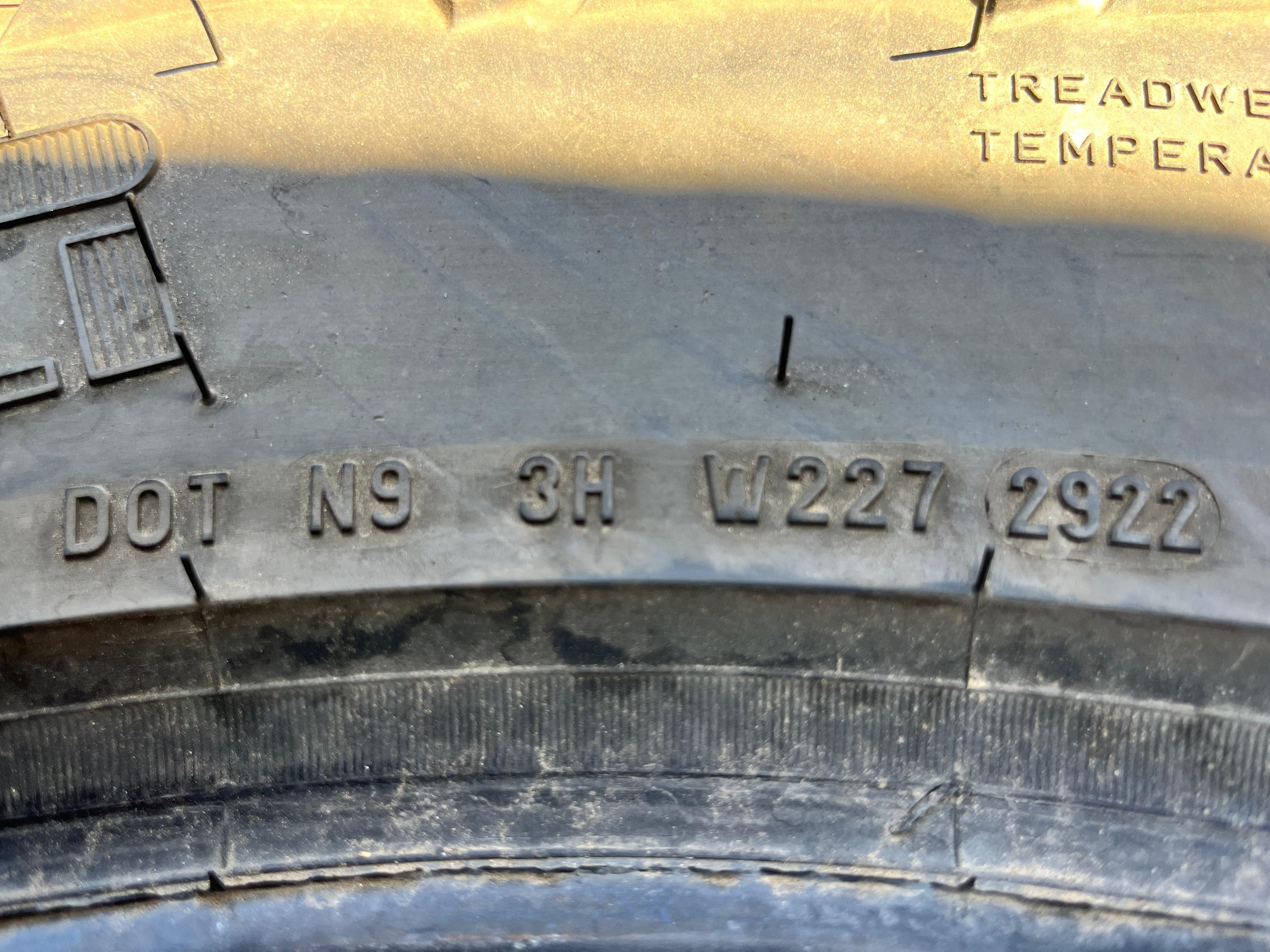 275/65R18 (3 Used Tires) Pirelli Scorpion