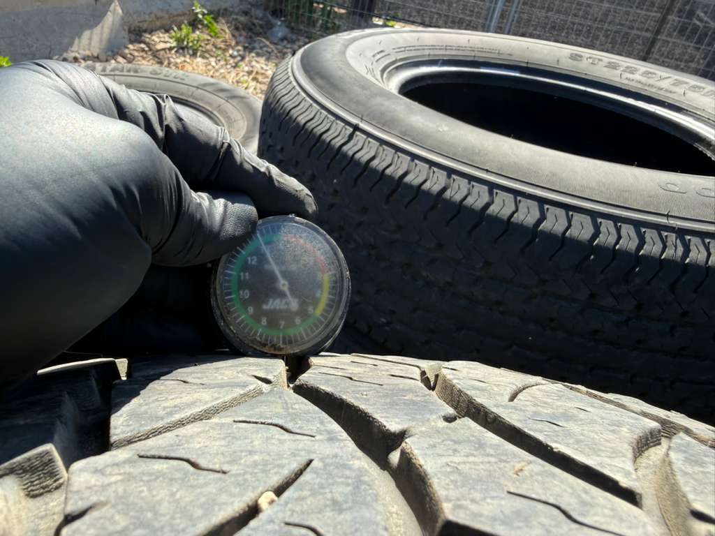 LT31X10.50R15 Pair (2 Used Tires) Thunderer All Terrain