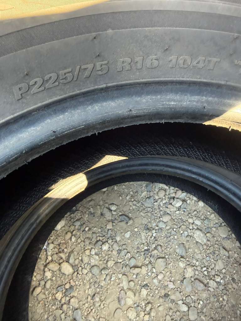 225/75R16  Pair (2 Used Tires) Kumho Cruegen HT51