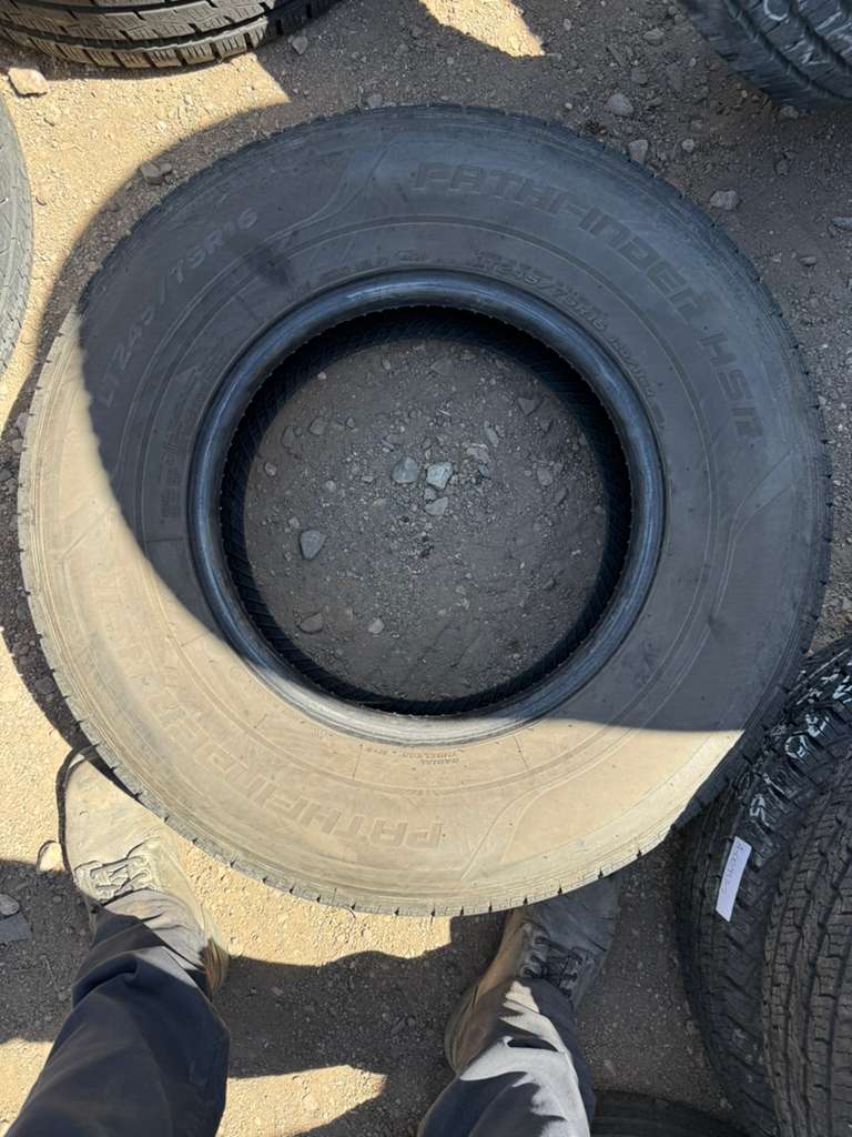 LT245/75R16 Single (1 Used Tire) Pathfinder HSR