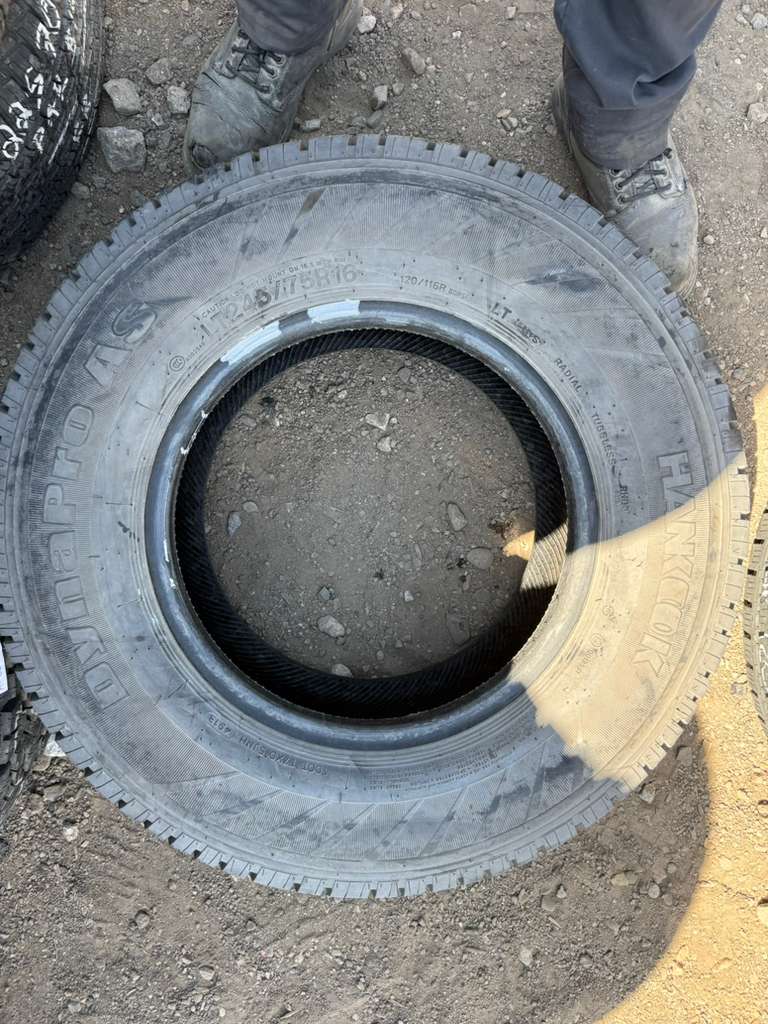 LT245/75R16  Single (1 Used Tire) Hankook Dynapro AS