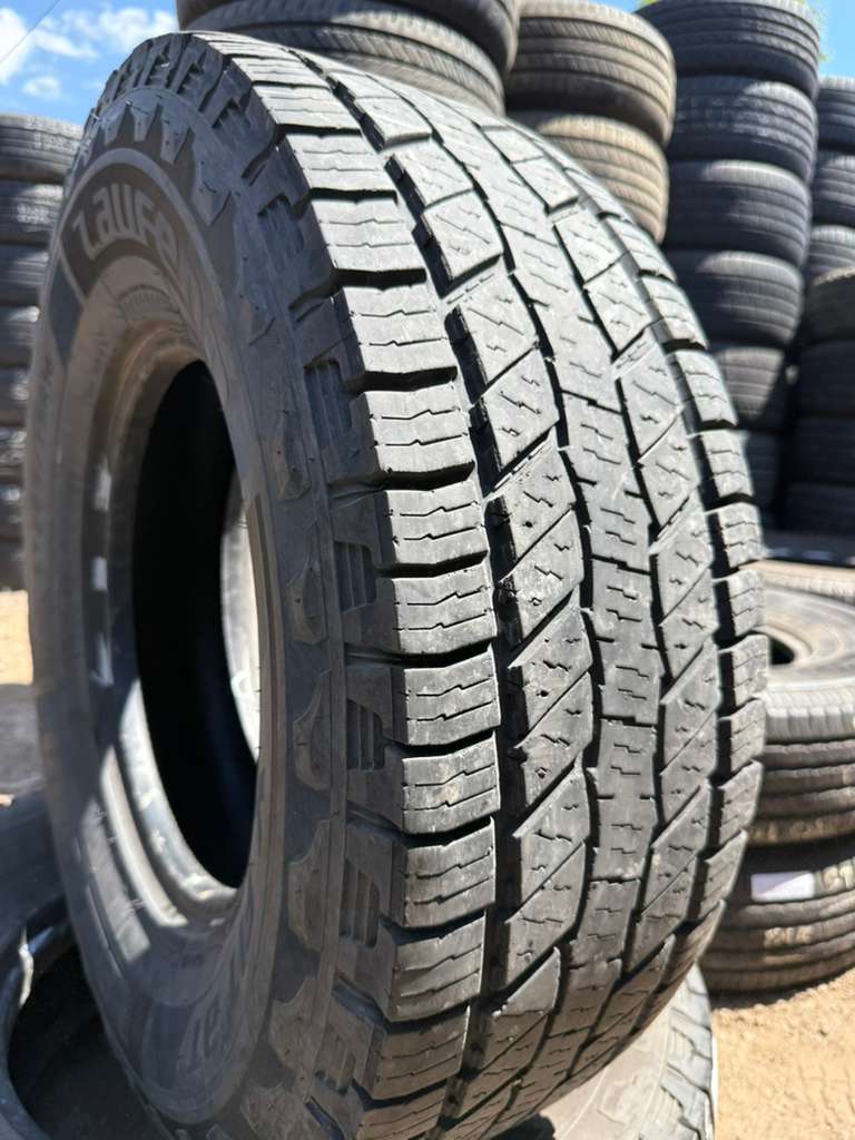 LT265/75R16 Pair (2 Used Tires) Laufenn X Fit AT