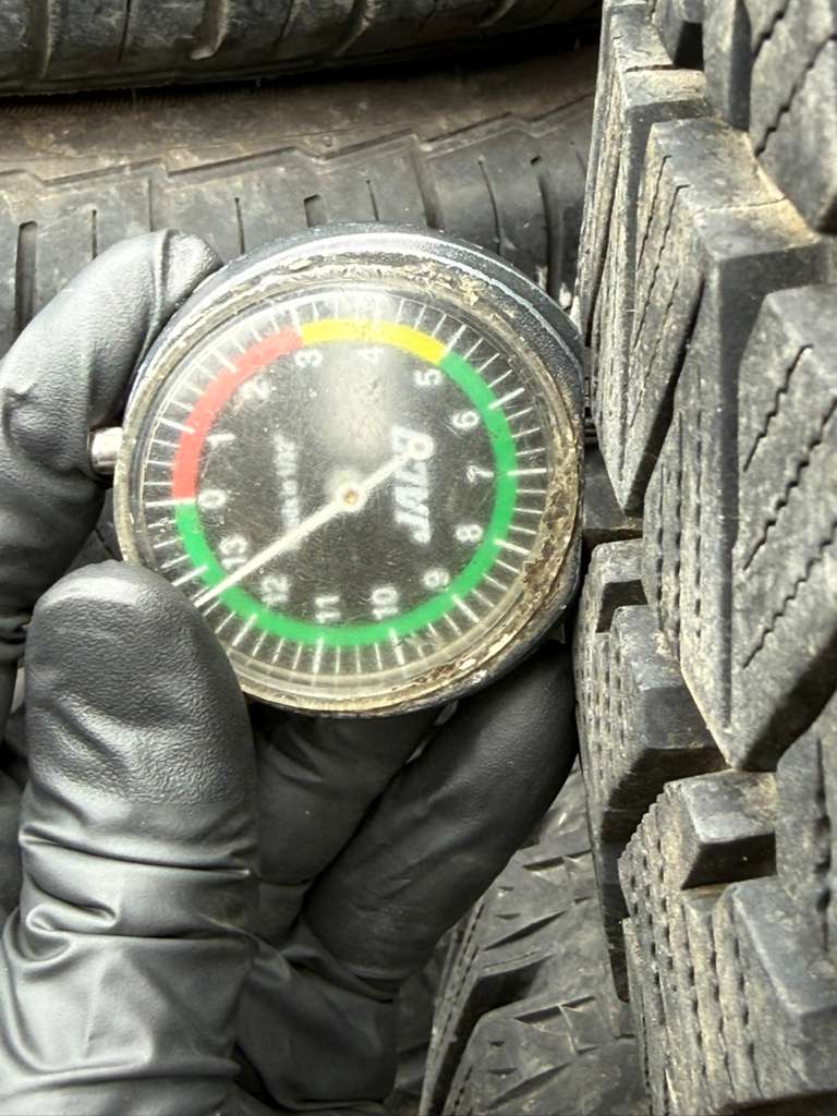 195/60R15 Pair (2 Used Tires)  Bridgestone Blizzak WS90 Winter (Studless)