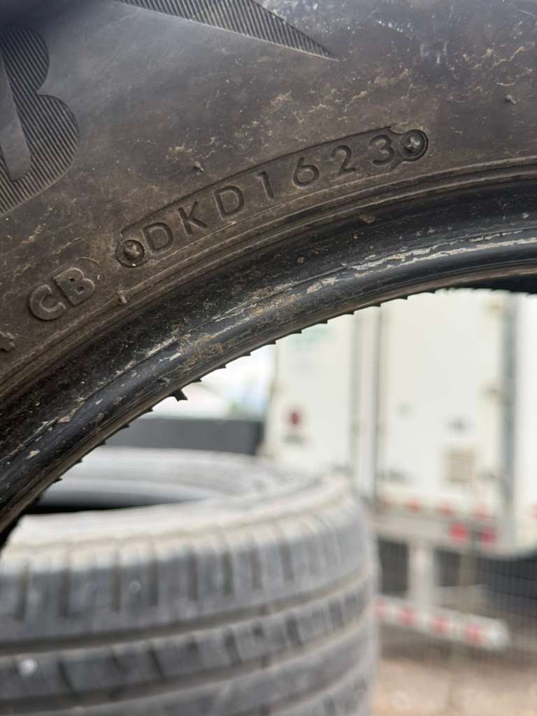 195/60R15 Pair (2 Used Tires)  Bridgestone Blizzak WS90 Winter (Studless)