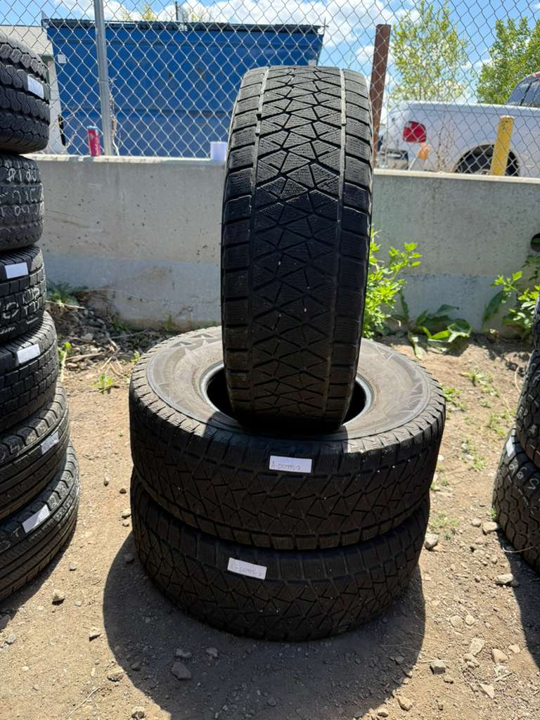 265/70R16 (3 Used Tires) Bridgestone Blizzak DM-V2 Snow Tire