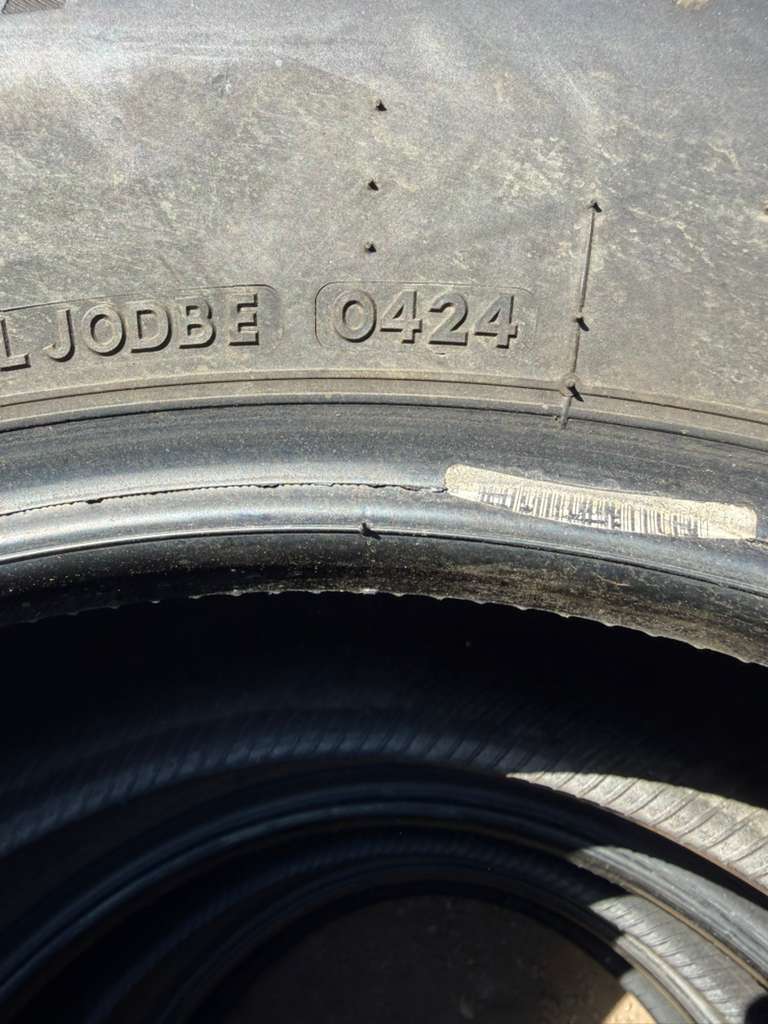 265/70R16 (3 Used Tires) Bridgestone Blizzak DM-V2 Snow Tire