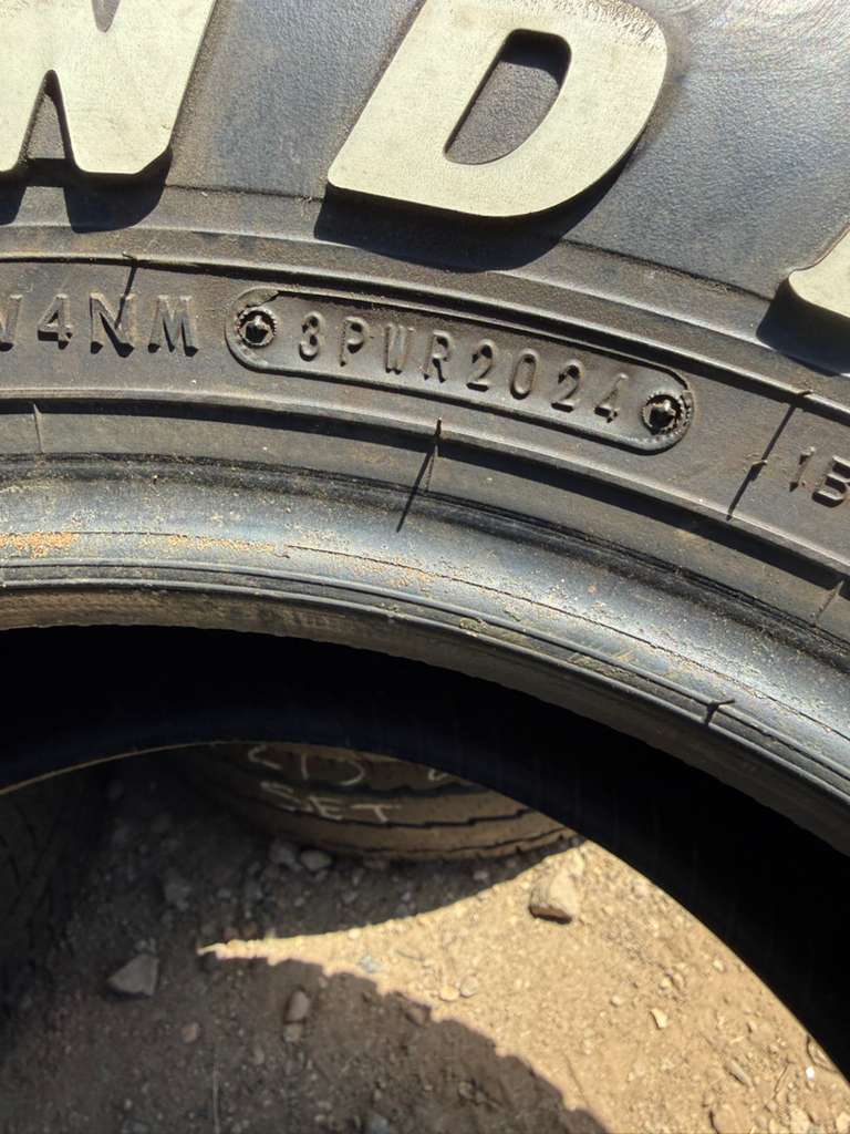 275/70R16 Pair (2 Used Tires)  Dunlop Grandtrek