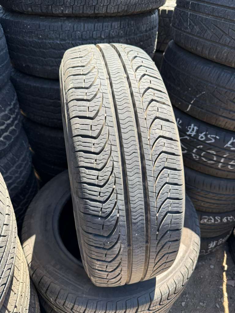 215/60R16 Set (4 Used Tires) Pirelli P4 Four Seasons Plus