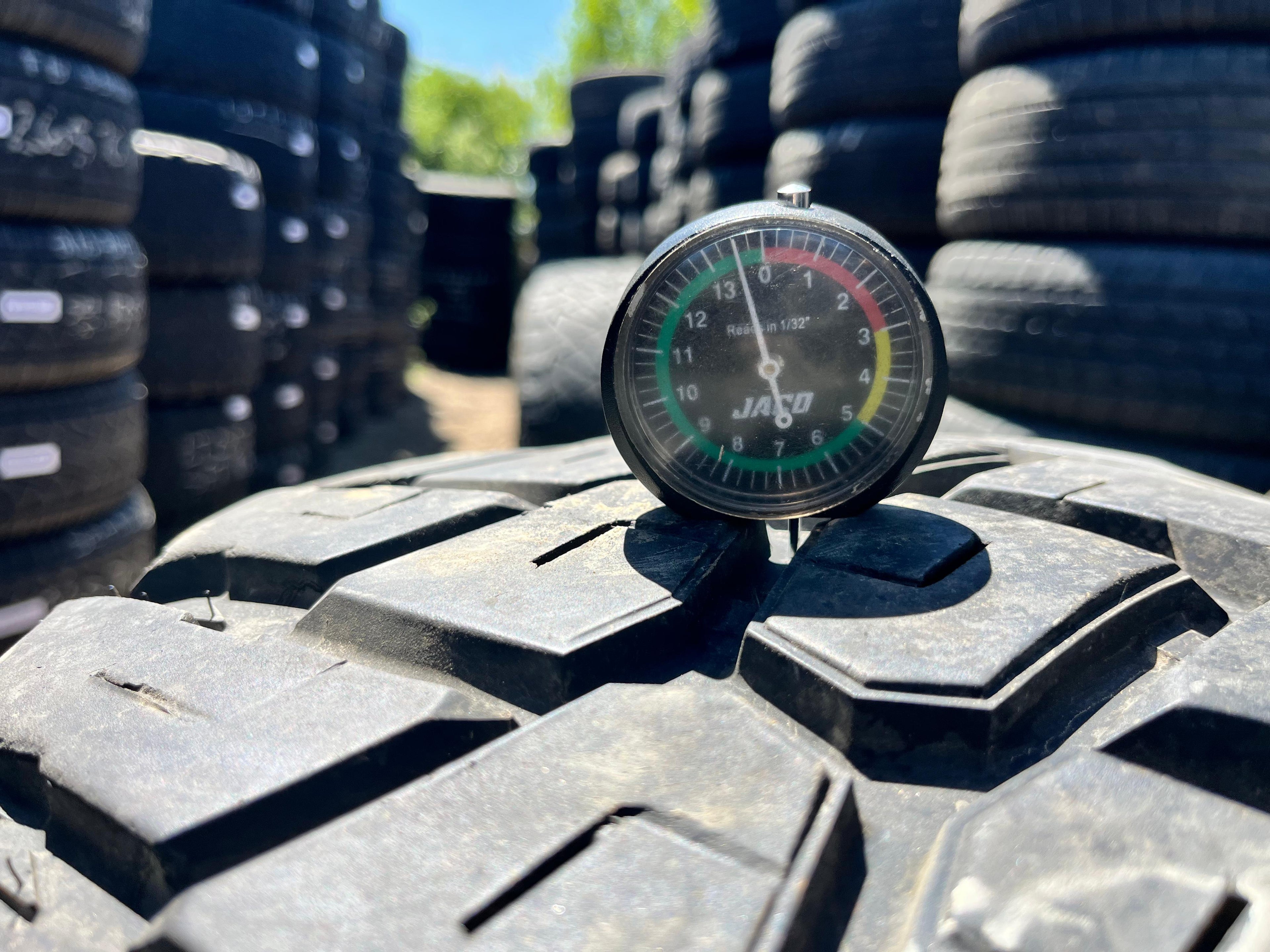 LT265/70R17 Pair (2 Used Tires) Maxxis  RAZR MT