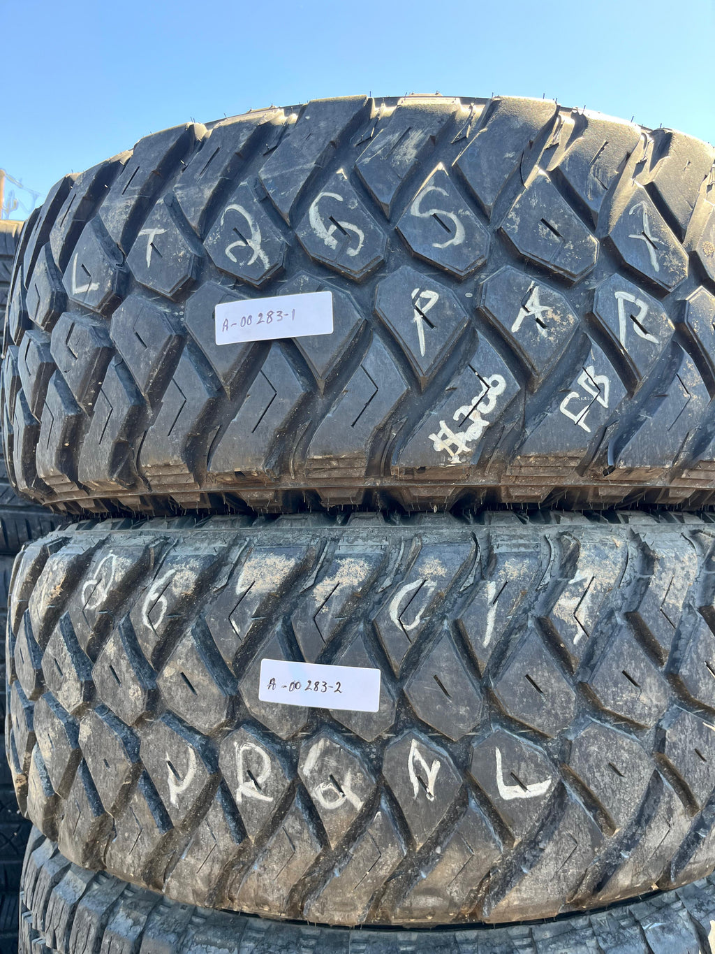 LT265/70R17 Pair (2 Used Tires) Maxxis  RAZR MT