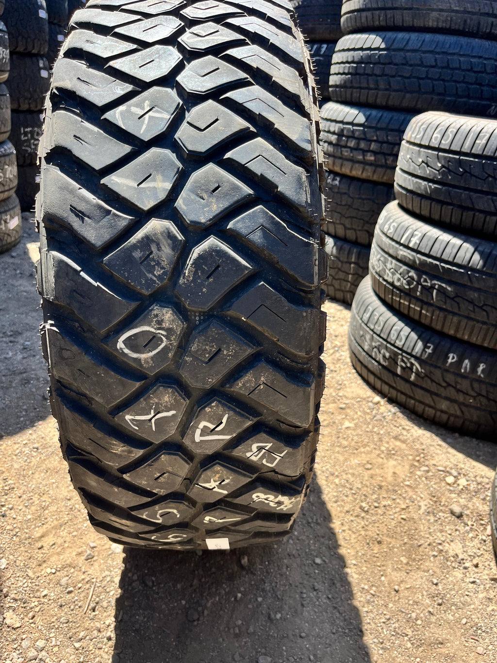 LT265/70R17 Pair (2 Used Tires) Maxxis  RAZR MT