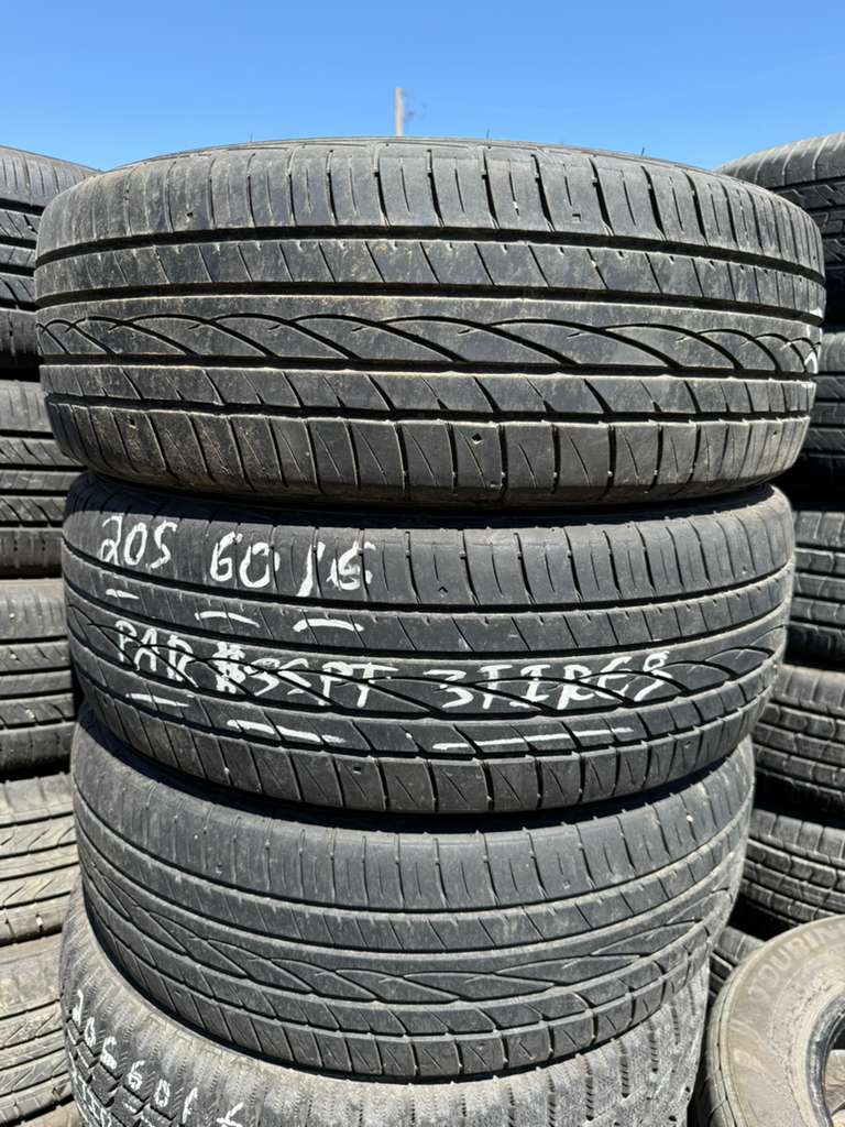 205/60R16 (3 Used Tires) Ohtsu FP0612
