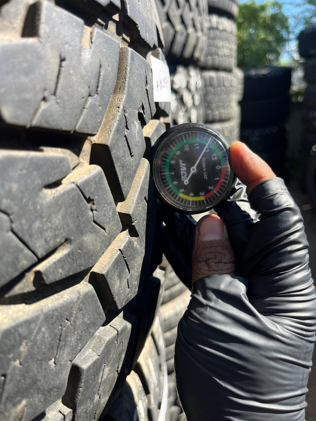 LT315/70R17 Set (4 Used Tires) Toyo Tires Open Country