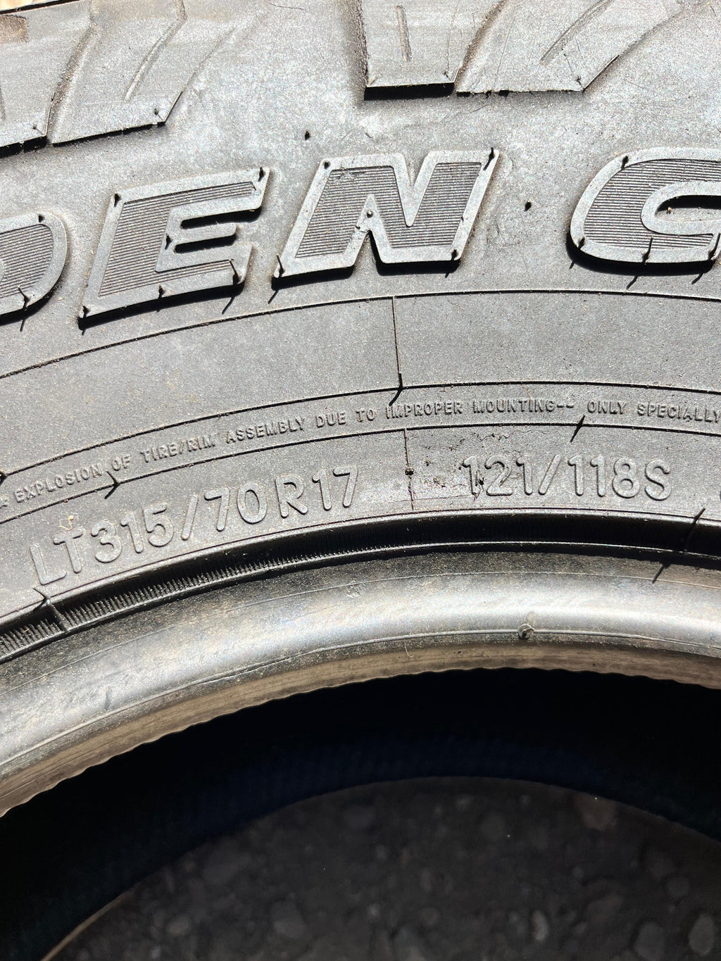 LT315/70R17 Set (4 Used Tires) Toyo Tires Open Country