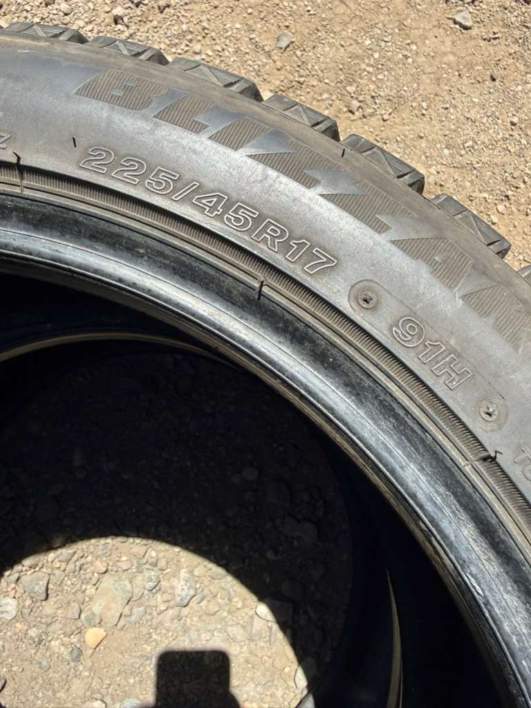 225/45R17 Pair (2 Used Tires) Bridgestone Blizzak WS90