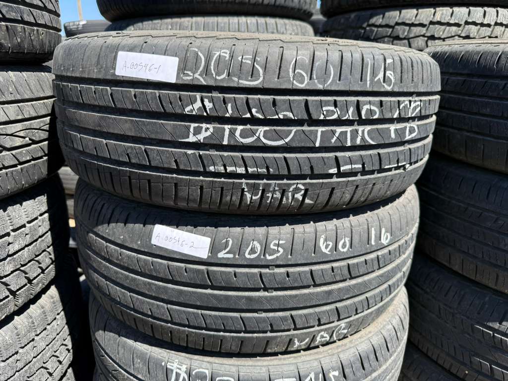 205/60R16 Pair (2 Used Tires) Mastercaft Stratus