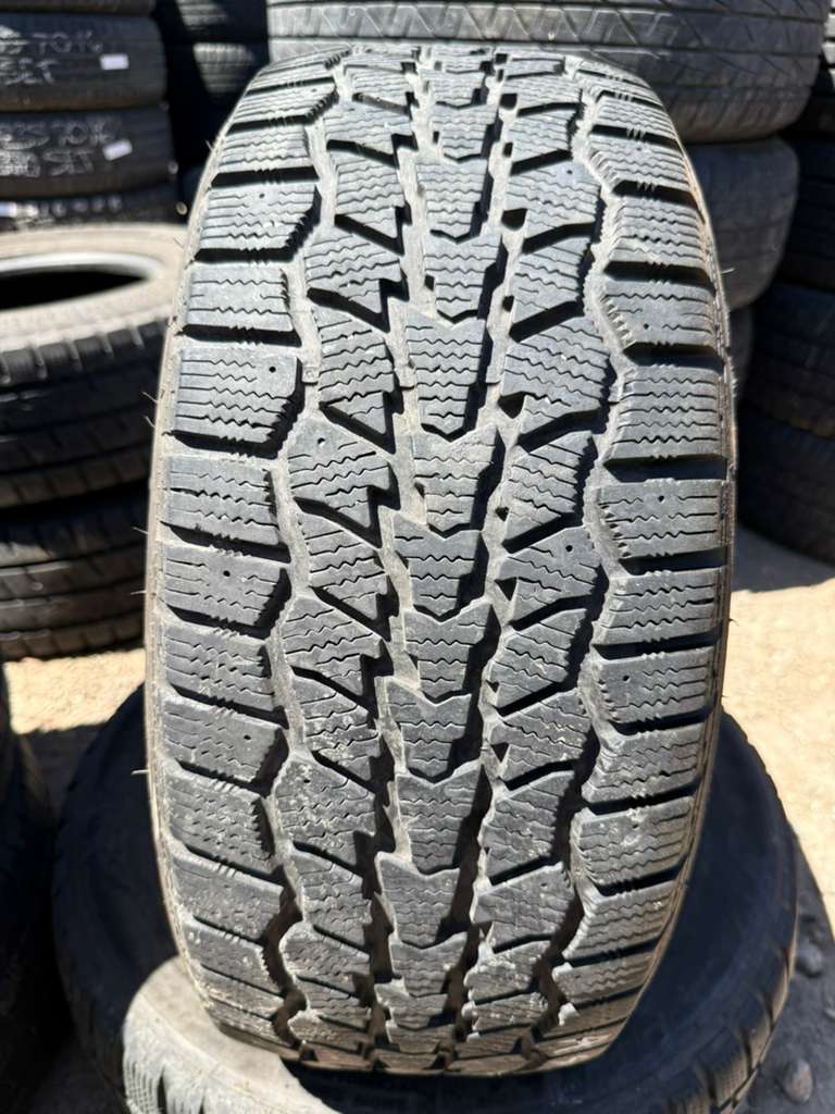 215/50R17 Pair (2 Used Tires) Hercules Avalanche RT