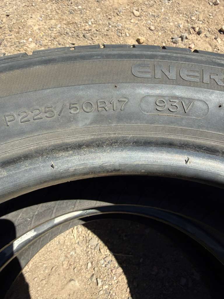 225/50R17 Pair (2 Used Tires) Michelin Energy Saver A/S