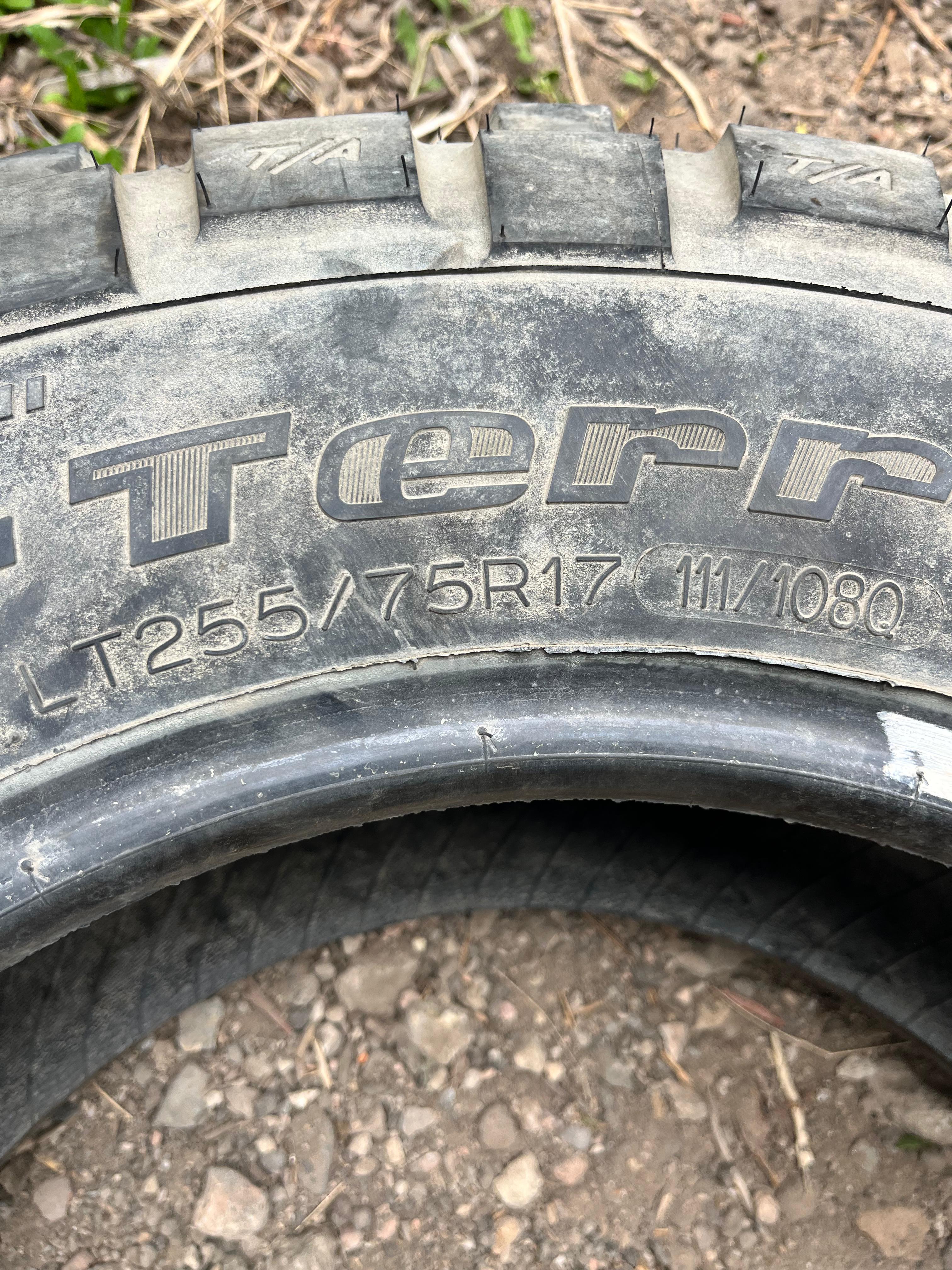 LT255/75R17 Pair (2 Used Tires) BFGoodrich Mud-Terrain(KM2)