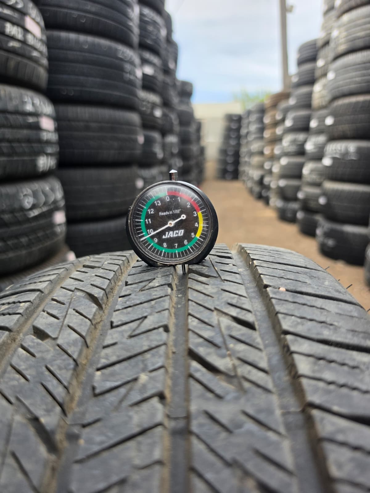 225/50ZR18 Set (4 Used Tires) Mazama Tires Reputation NLW-3