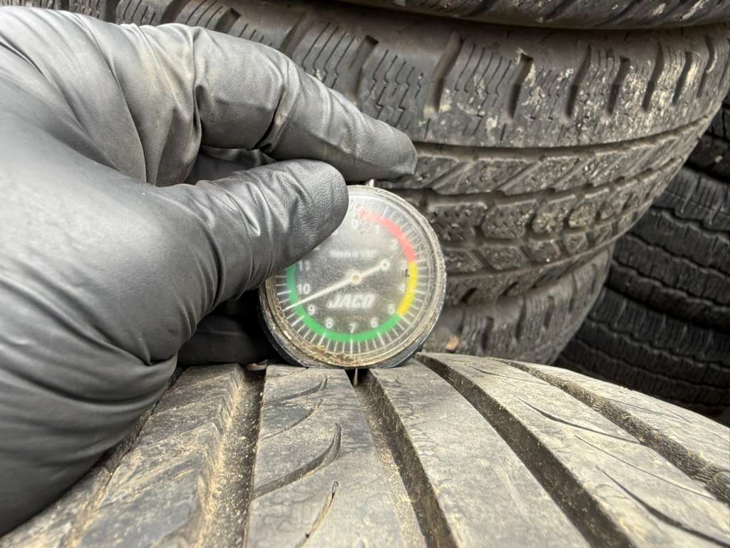 195/55R16 Pair (2 Used Tires) Thunderer Mac IV