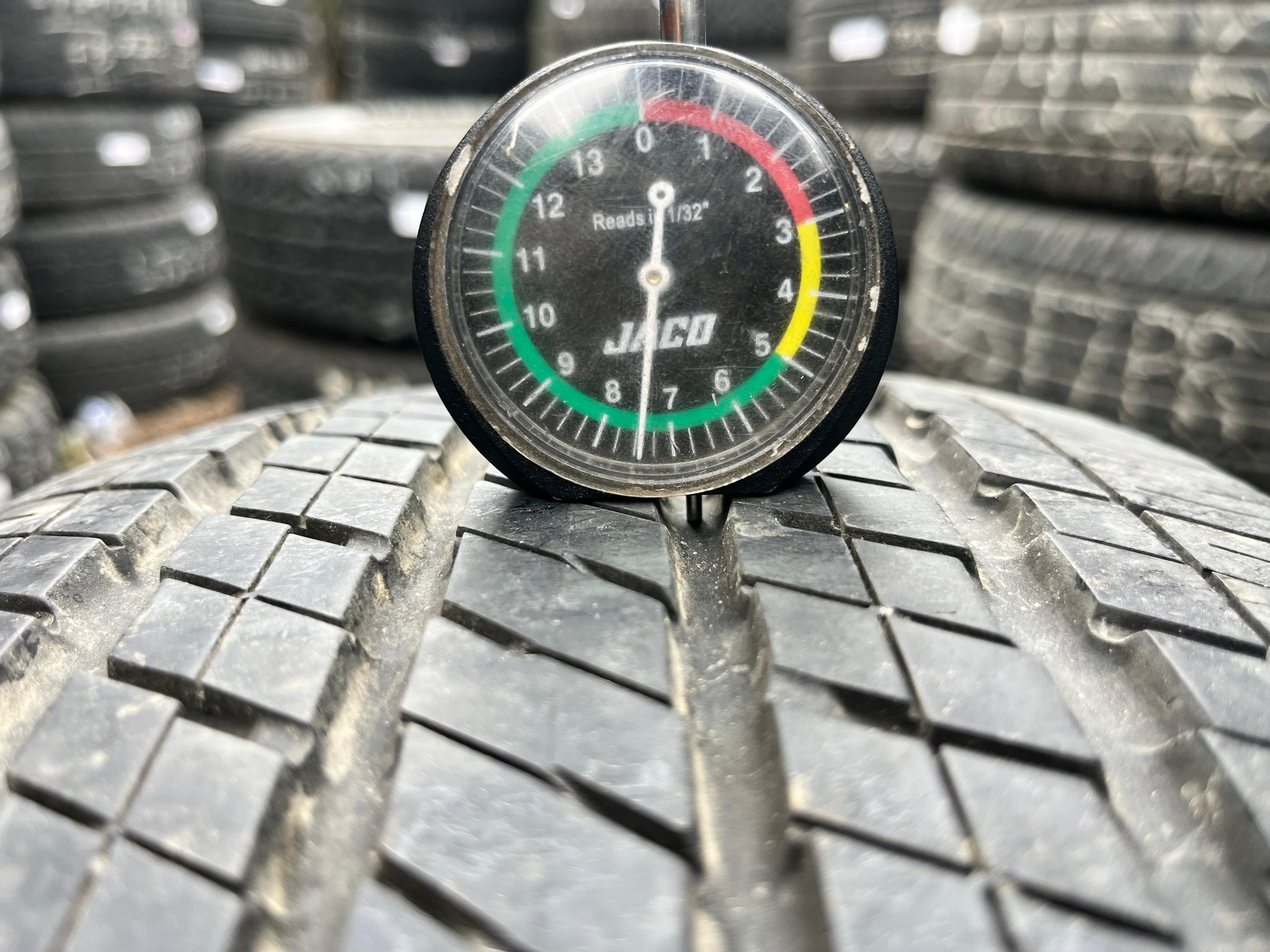 235/65R17 Set (4 Used Tires) Yokohama AVID S34