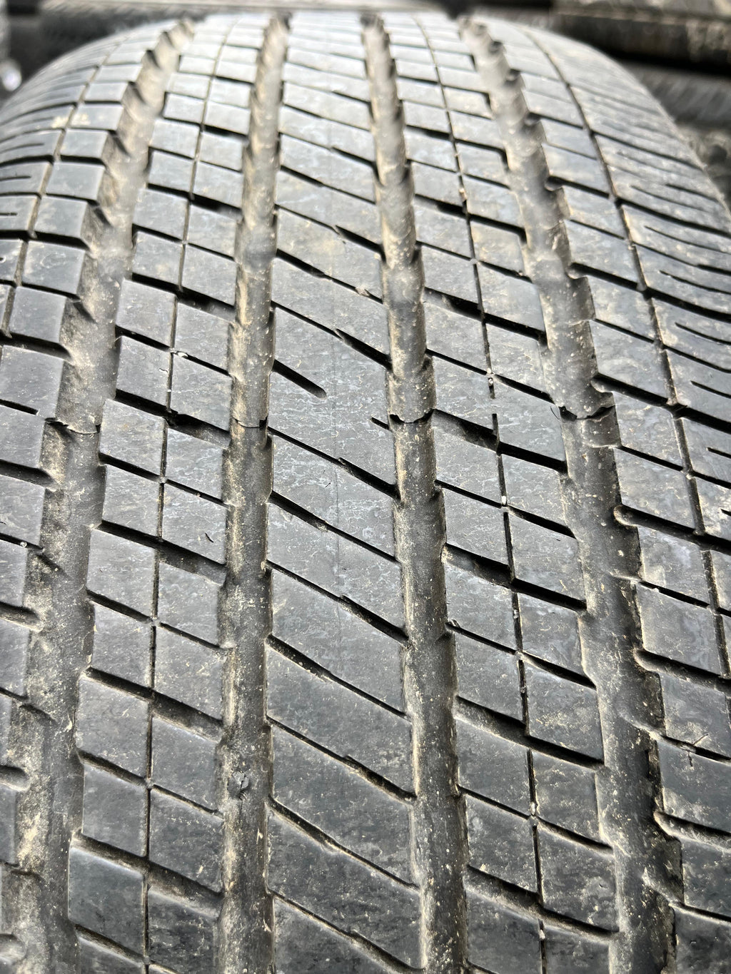 235/65R17 Set (4 Used Tires) Yokohama AVID S34