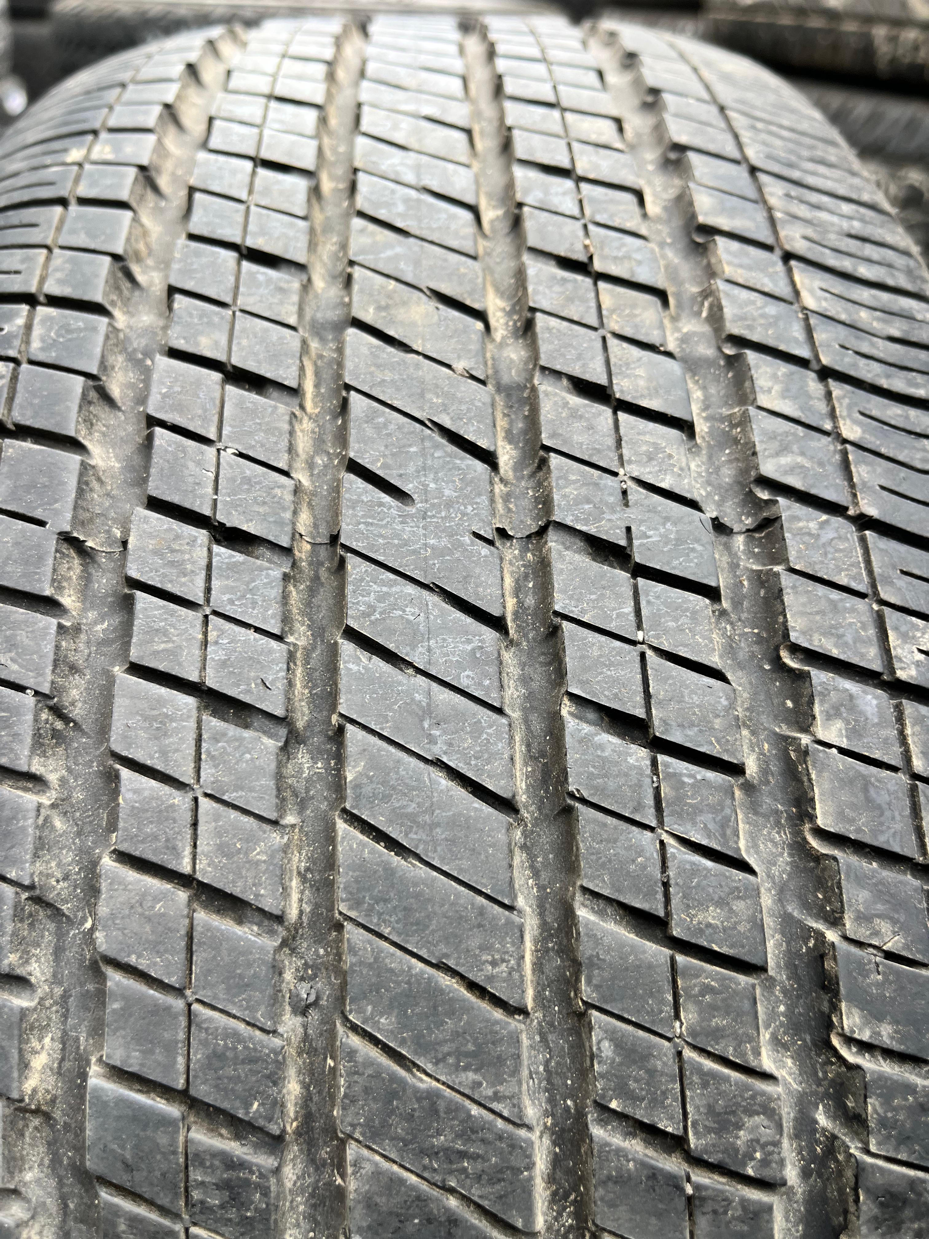 235/65R17 Set (4 Used Tires) Yokohama AVID S34