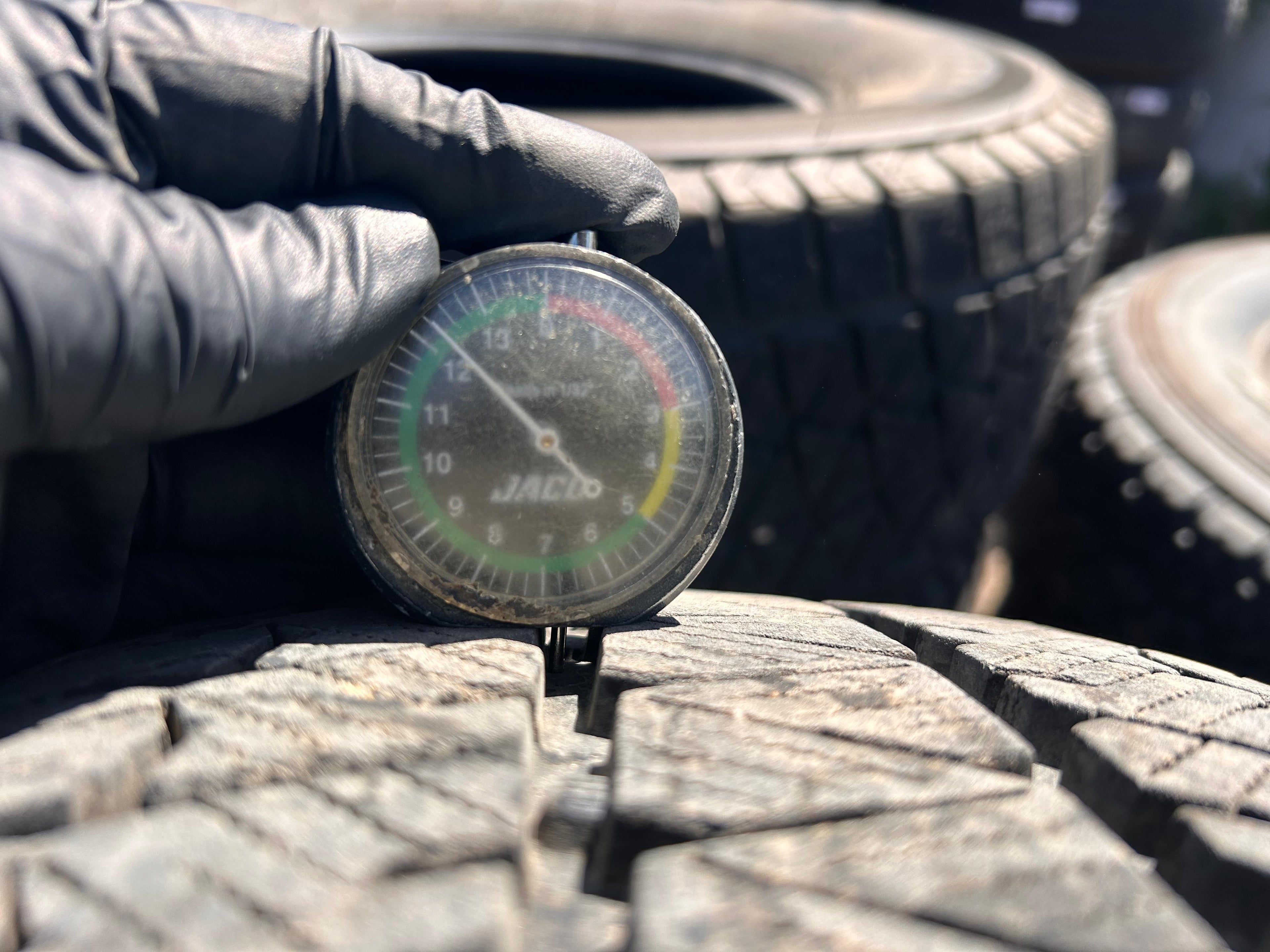 225/60R16 Pair (2 Used Tires) Bridgestone Blizzak WS90