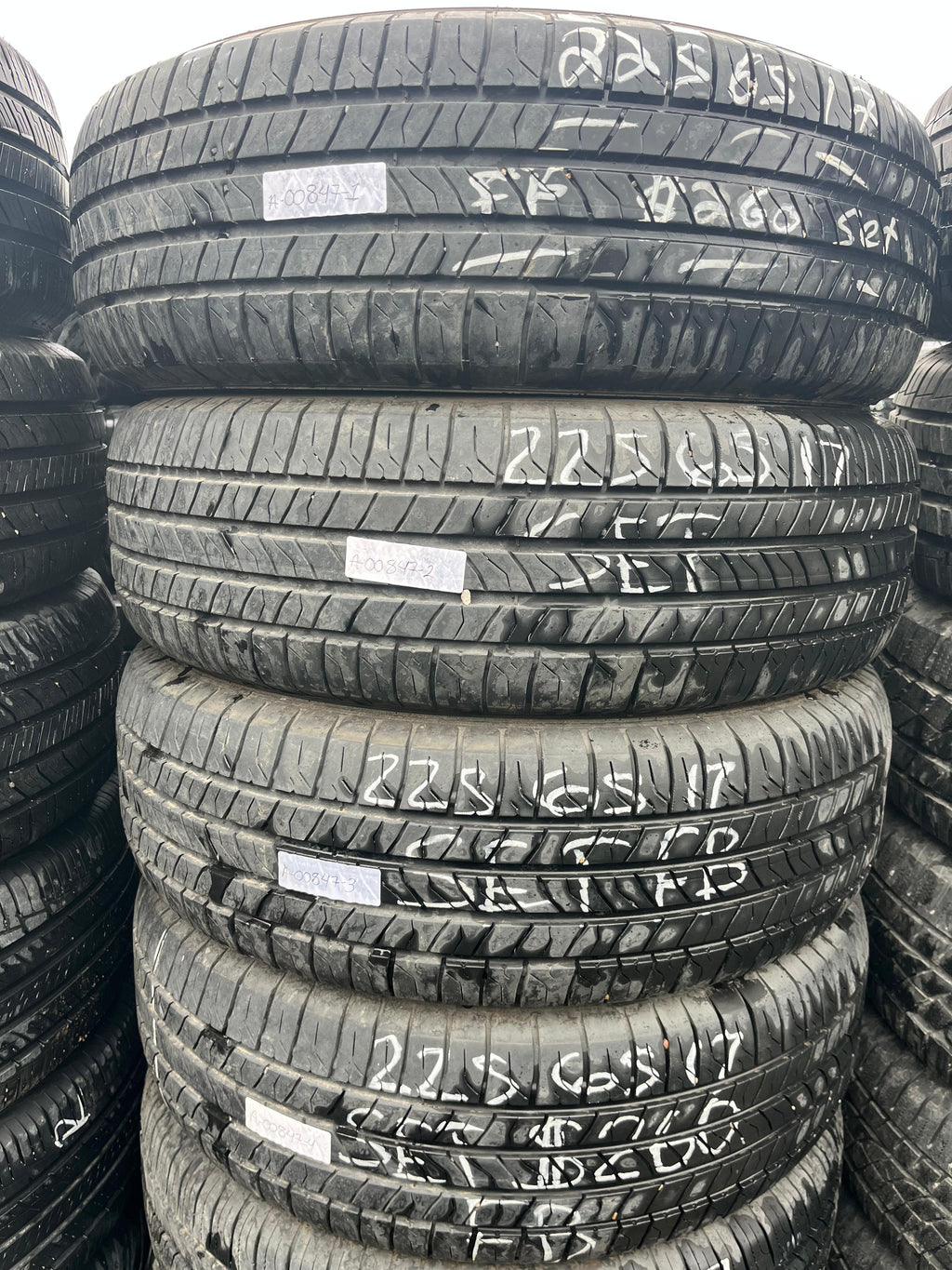 225/65R17 Set (4 Used Tires) Michelin Energy (Saver)