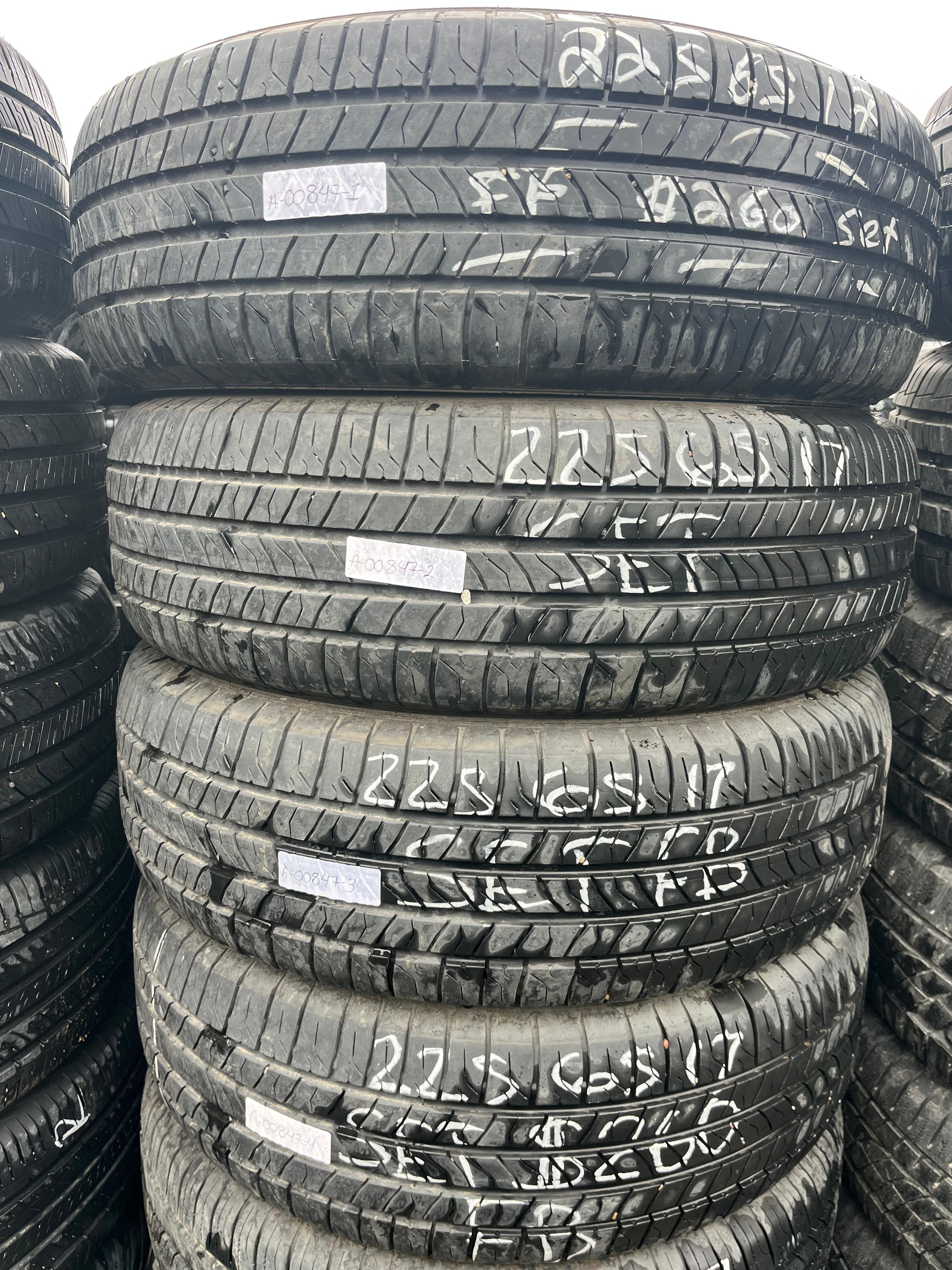 225/65R17 Set (4 Used Tires) Michelin Energy (Saver)