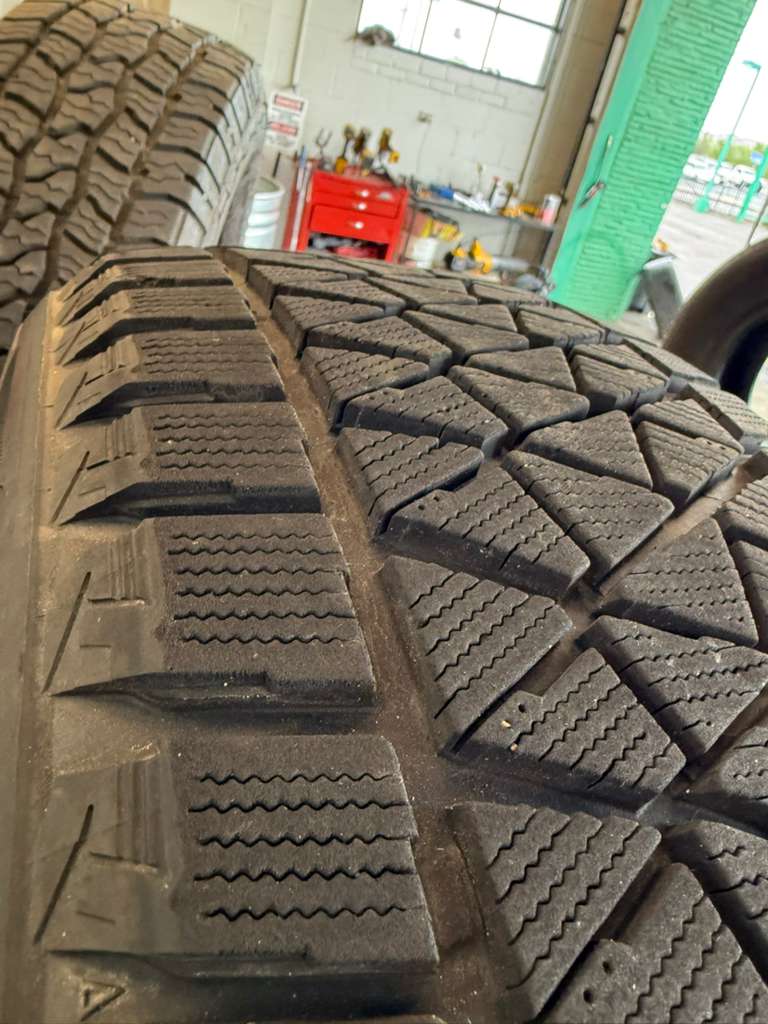 245/50R20 Set (4 Used  Tires) Bridgestone Blizzak DM-V2