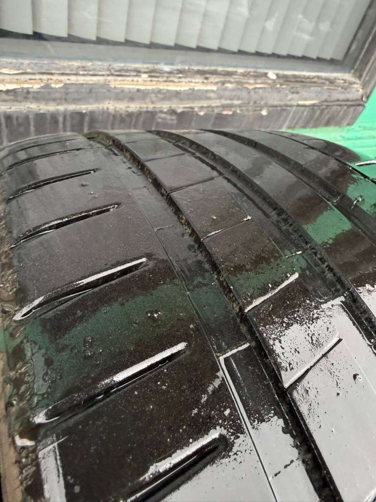 275/35ZR18 Pair (2 Used Tires) Michelin Pilot Super Sport