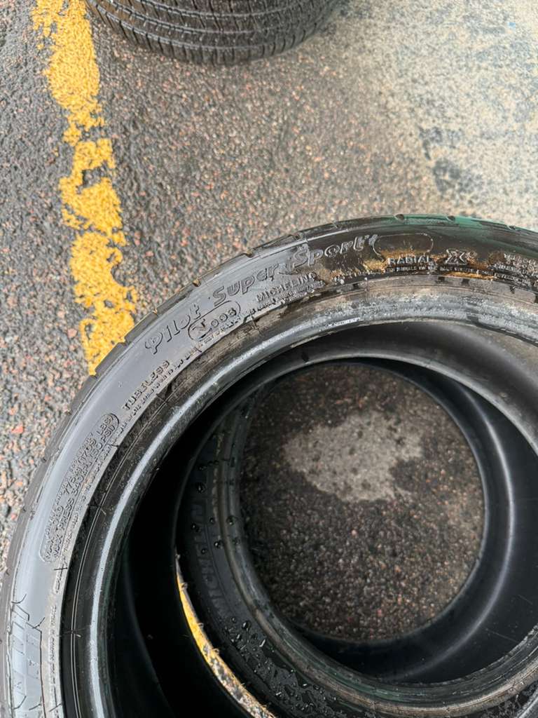 275/35ZR18 Pair (2 Used Tires) Michelin Pilot Super Sport