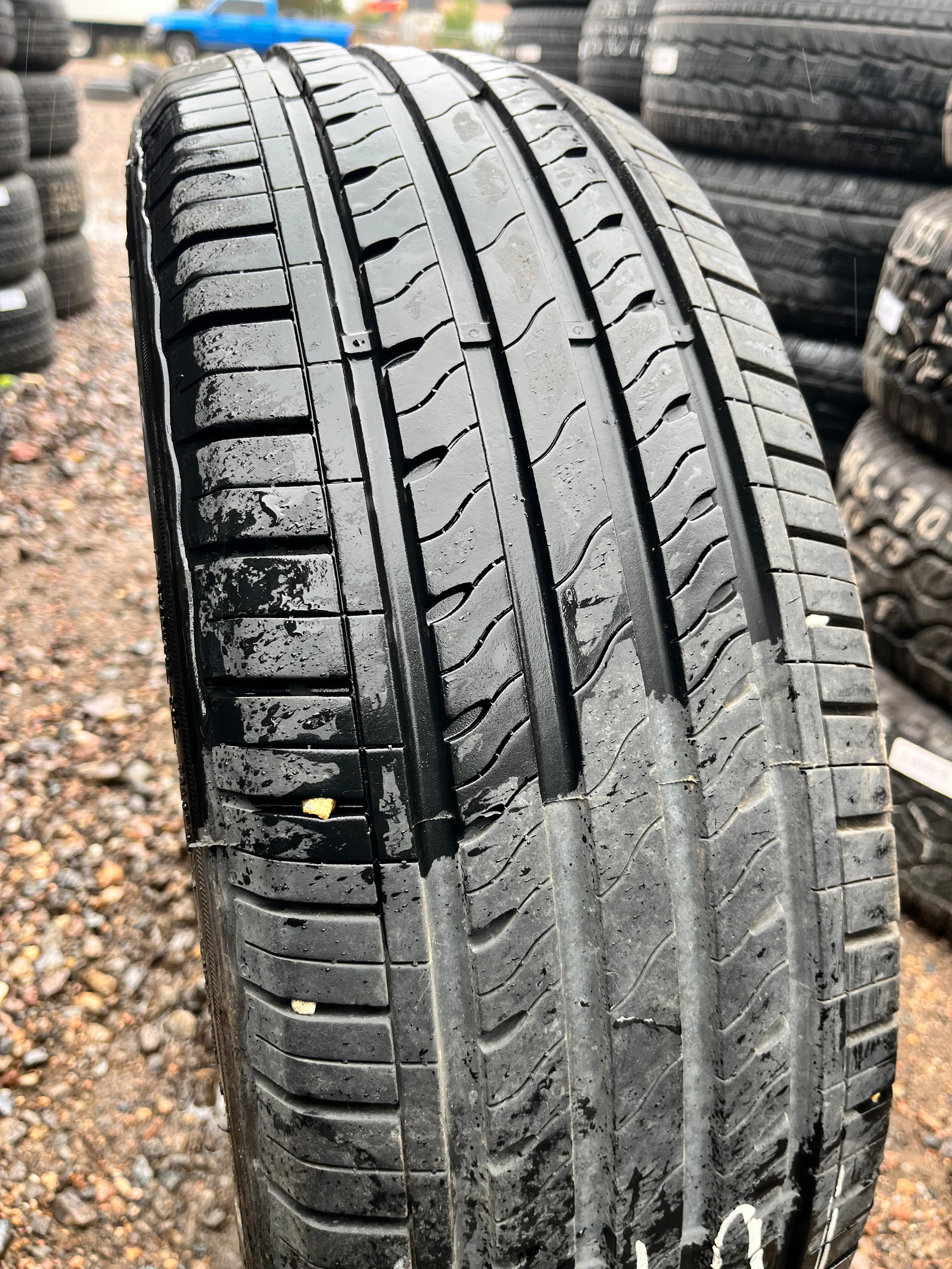 215/65R17 Pair (2 Used Tires) StarFire Solarus (AS)