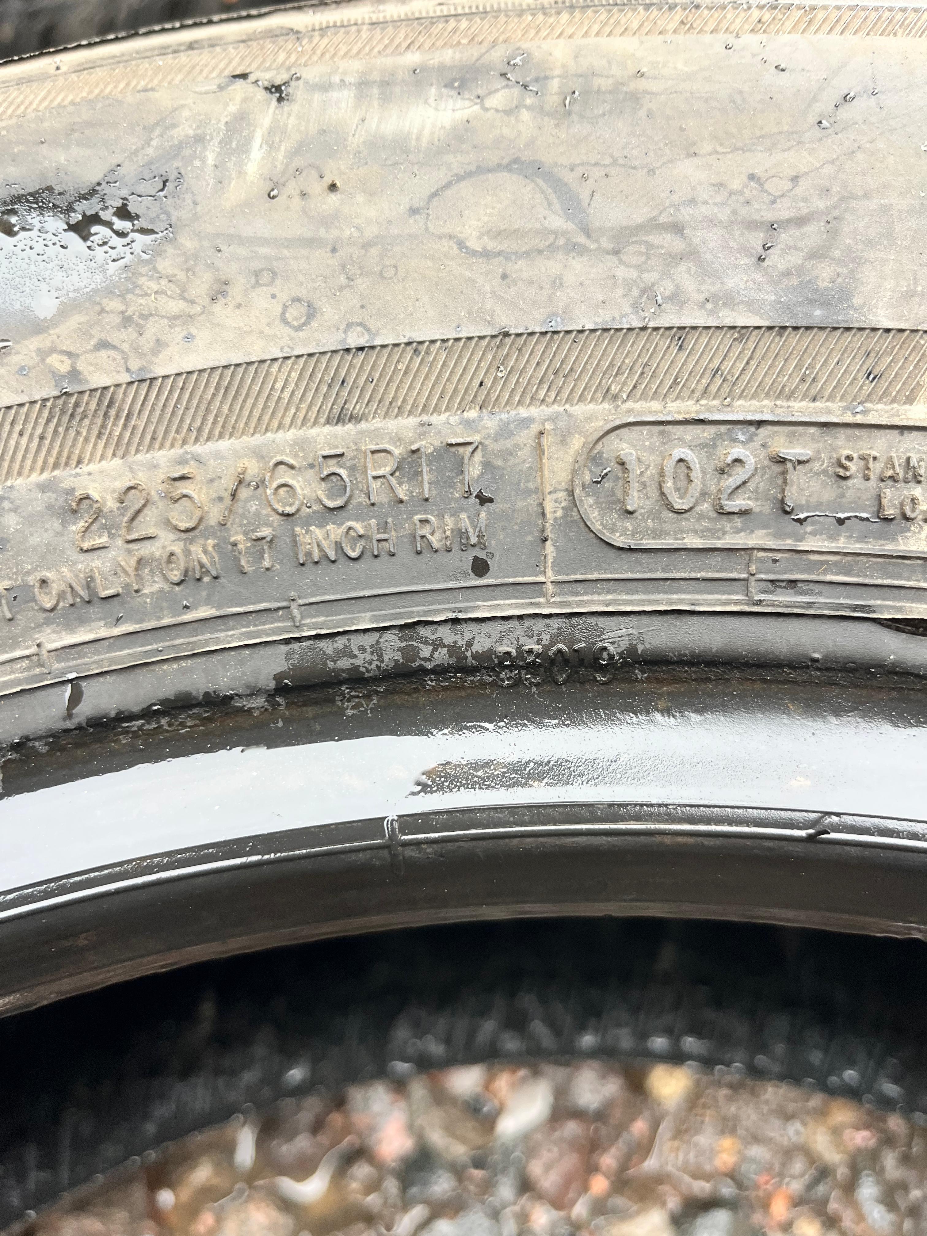 225/65R17 Set (4 Used Tires) Ironman All Country (HT)