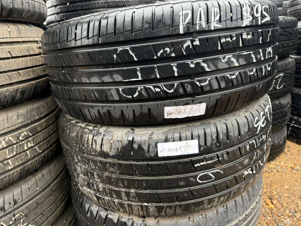 205/55R16 Pair (2 Used Tires) Mastercraft Stratus