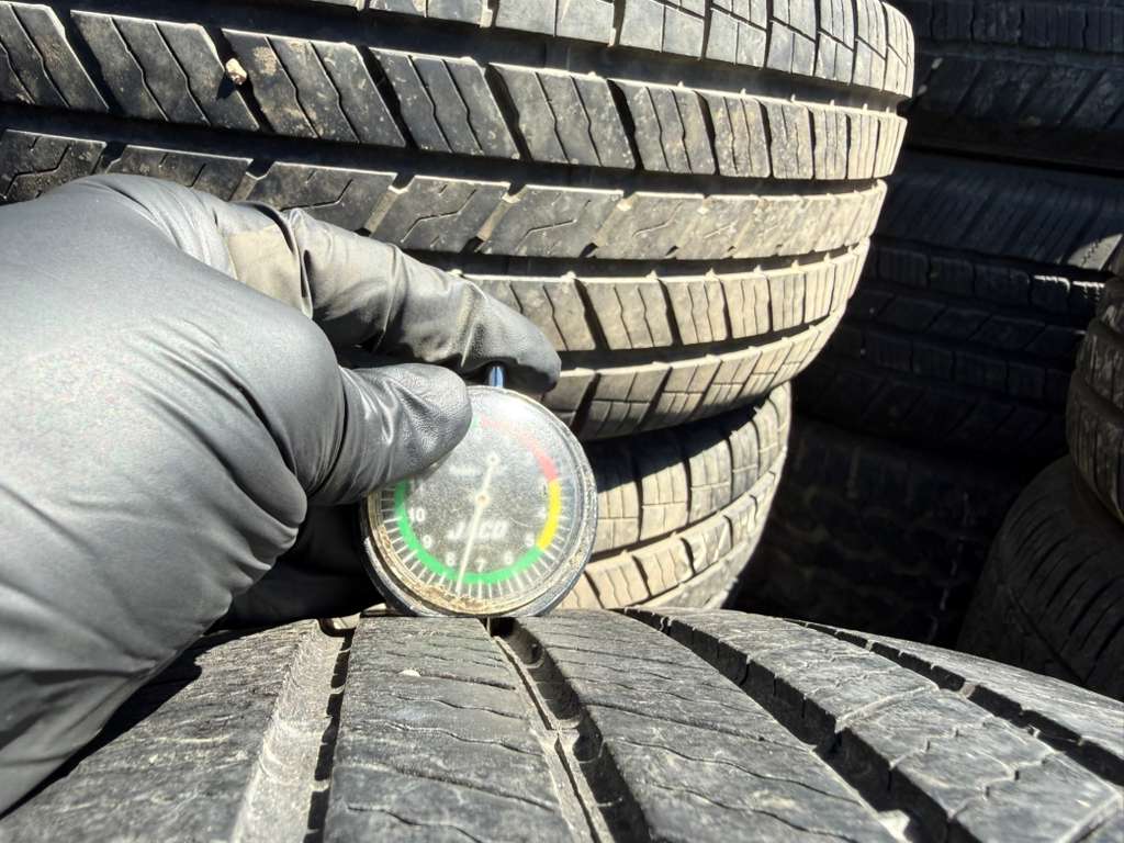 215/60R16 Set (4 Used Tires) Michelin Defender T+ H