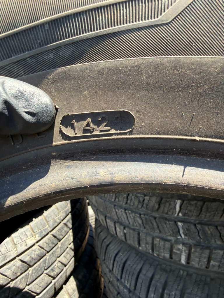 215/60R16 Pair (2 Used Tires) Laufenn G fit