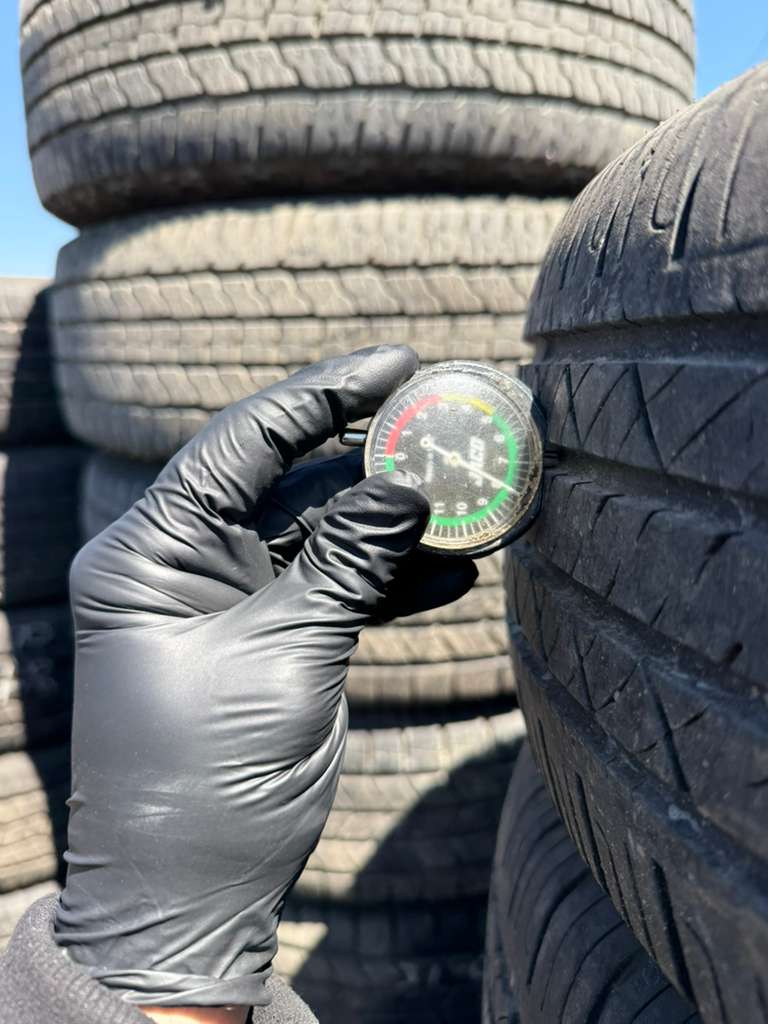 215/60R16 Pair (2 Used Tires) GTRadial Champiro Touring VP+