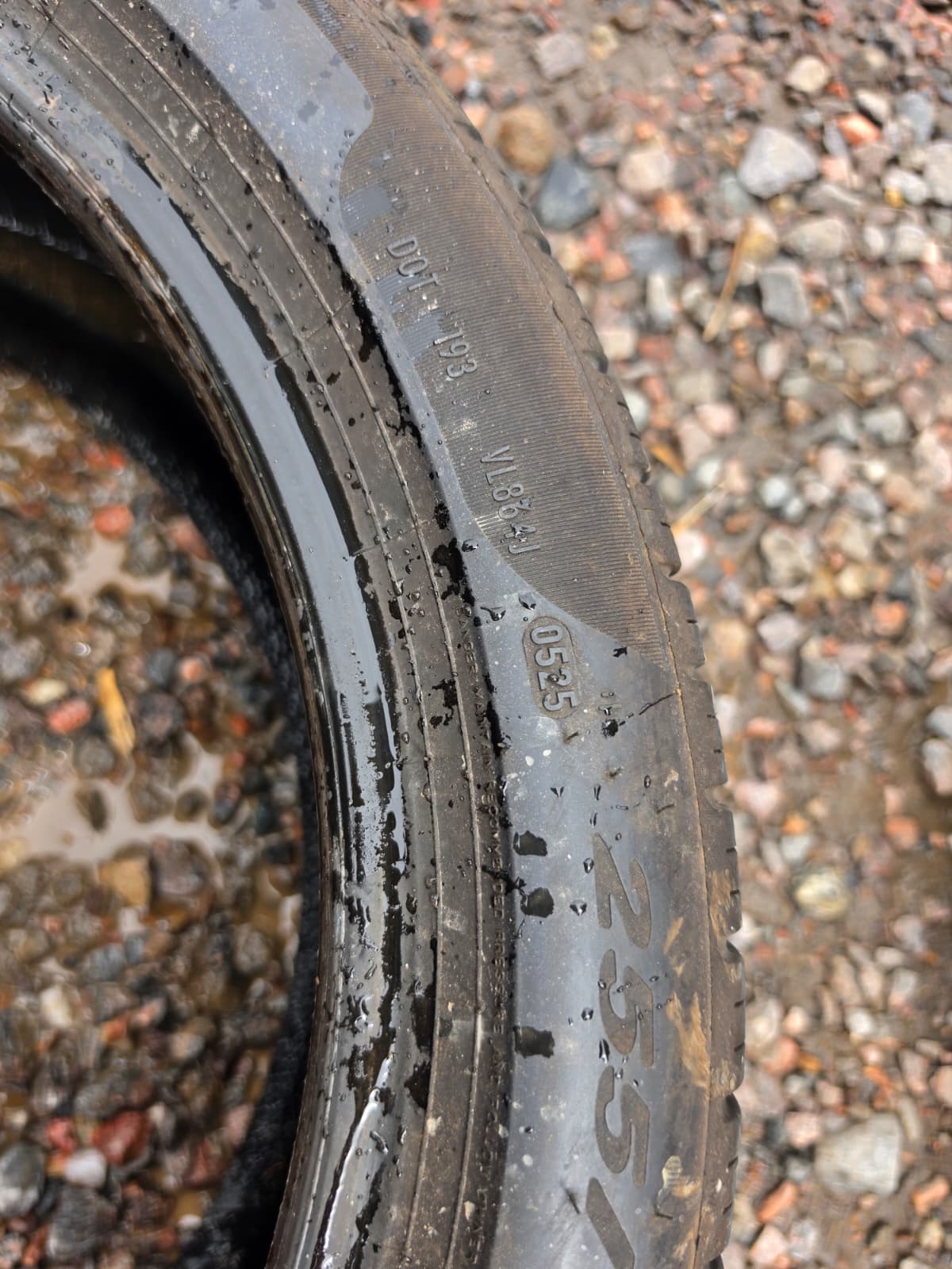255/40R19 Single (1 Used Tire) Pirelli P Zero