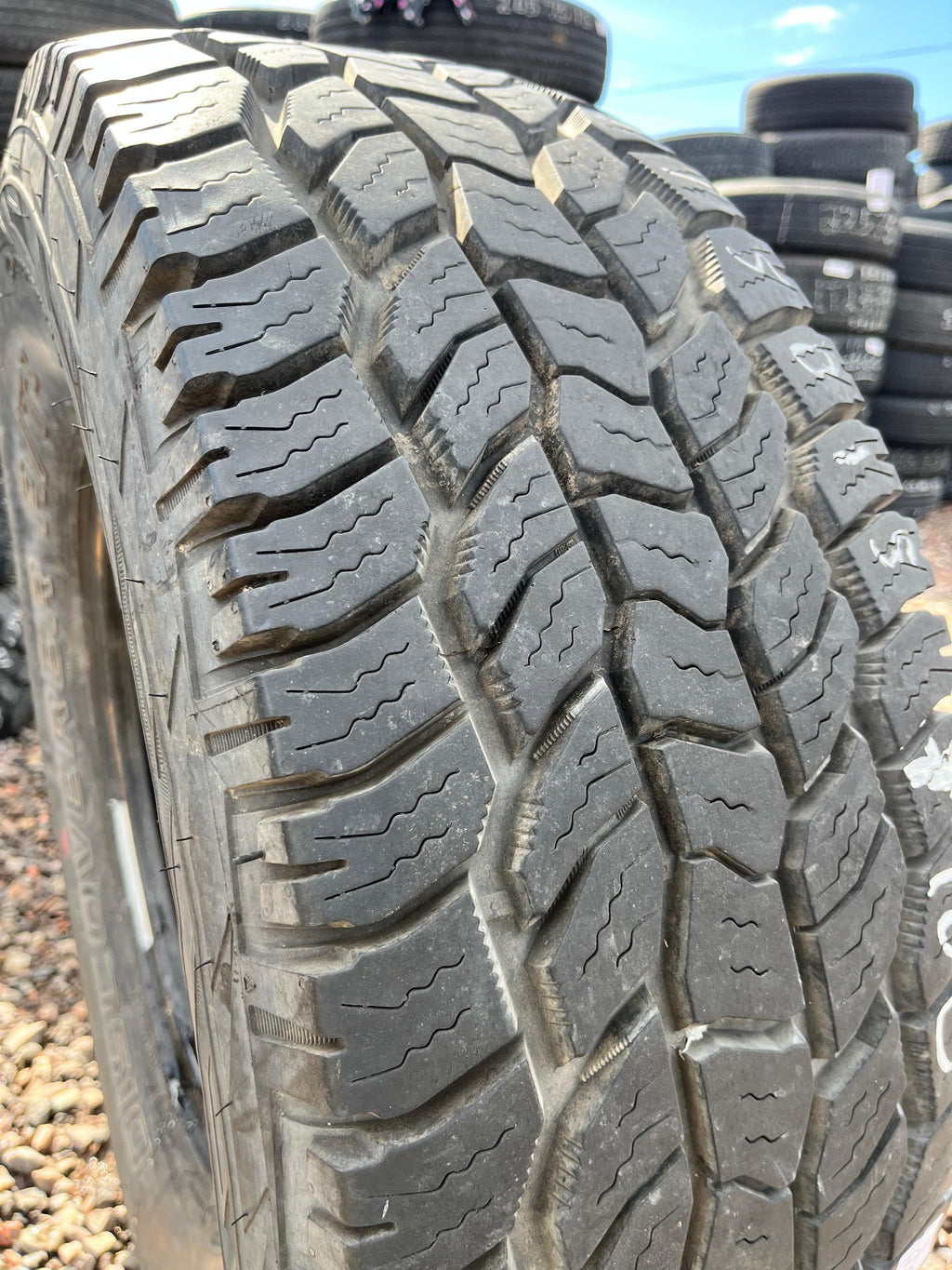 LT32x11.50R15 Single (1 Used Tire) Cooper Discoverer