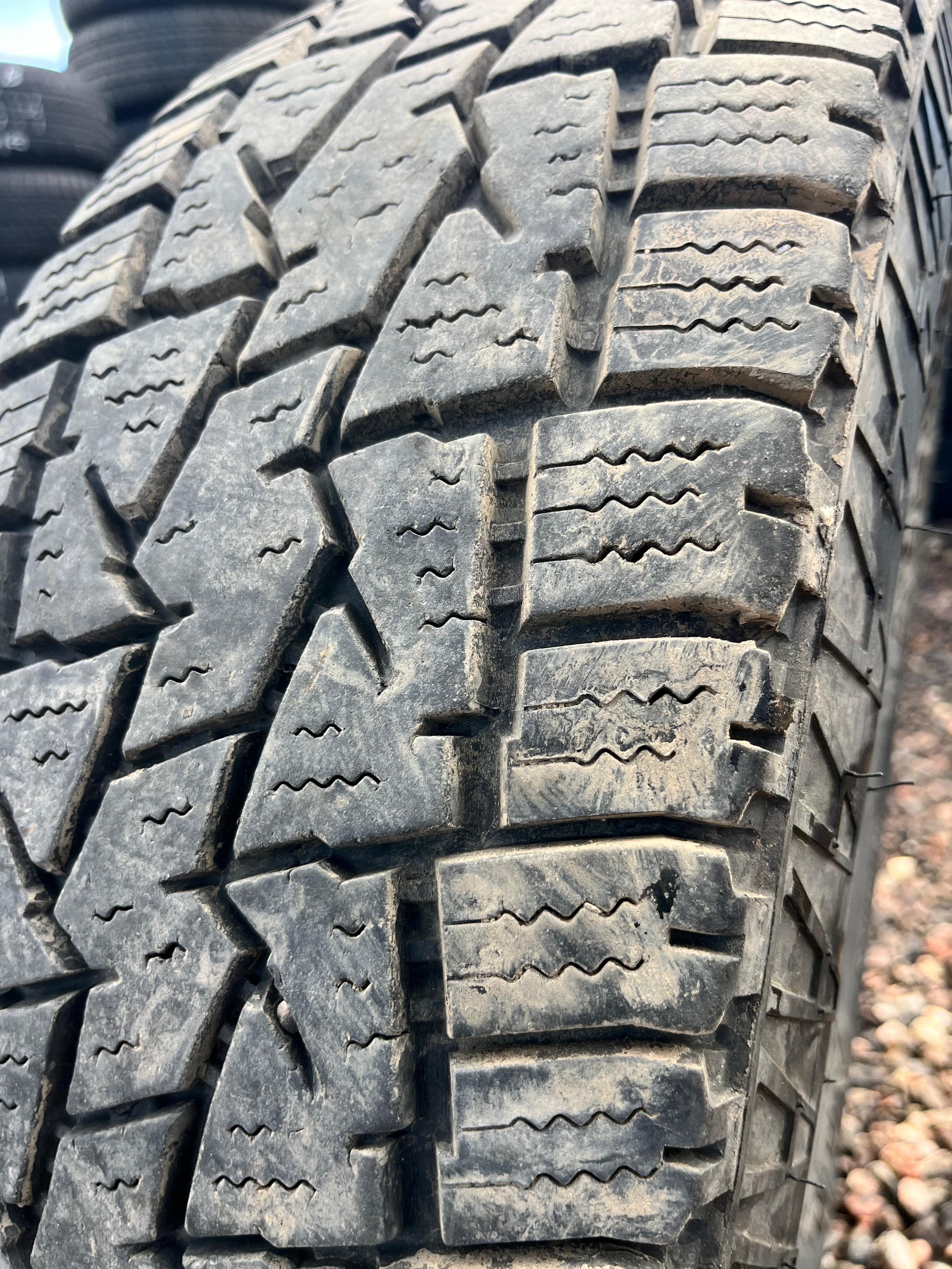 LT30x9.50R15 Single (1 Used Tire) DeanTires Back Country (SQ-4)