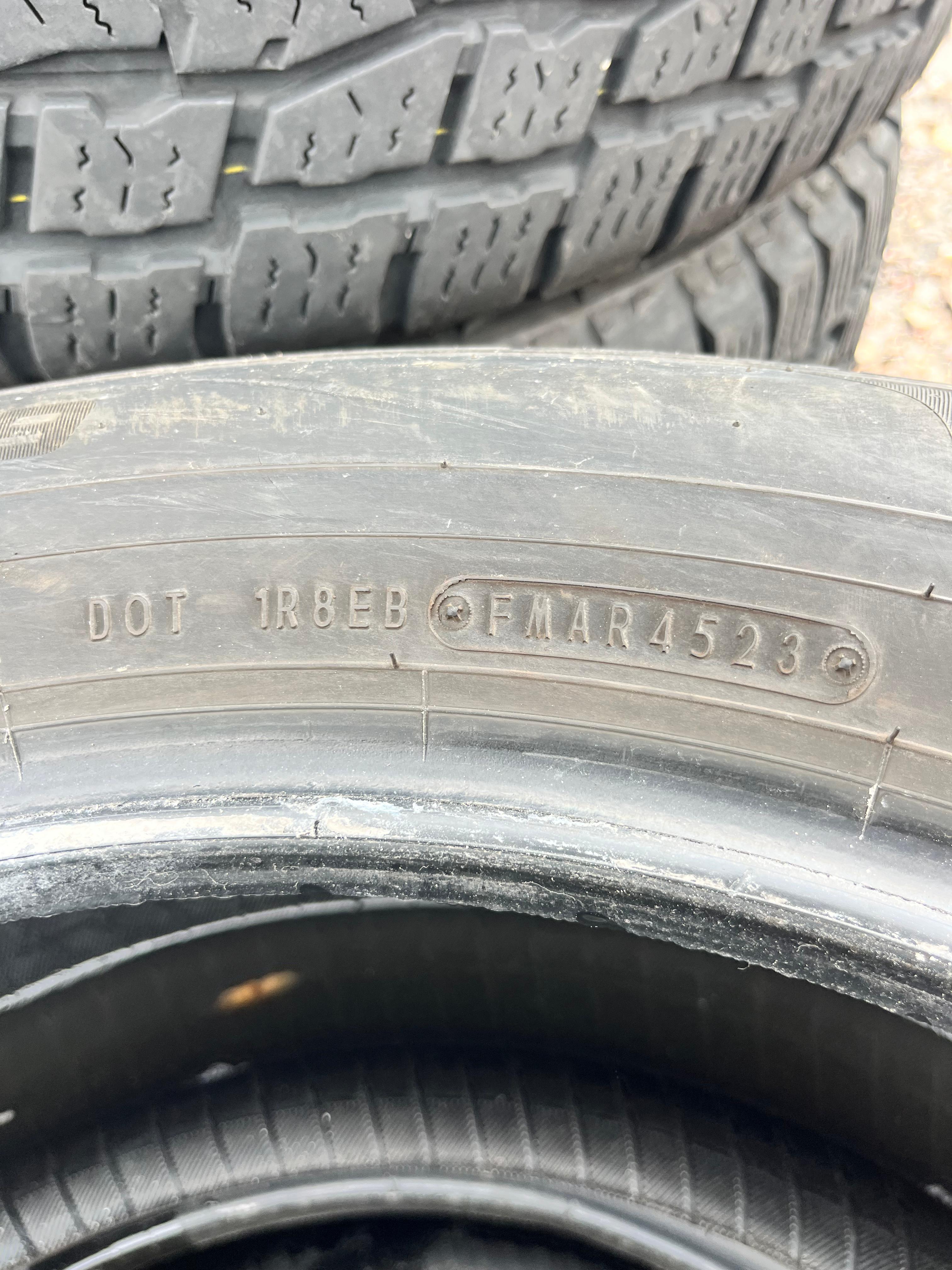 255/55R19 Pair (2 Used Tires) Falken Aklimate