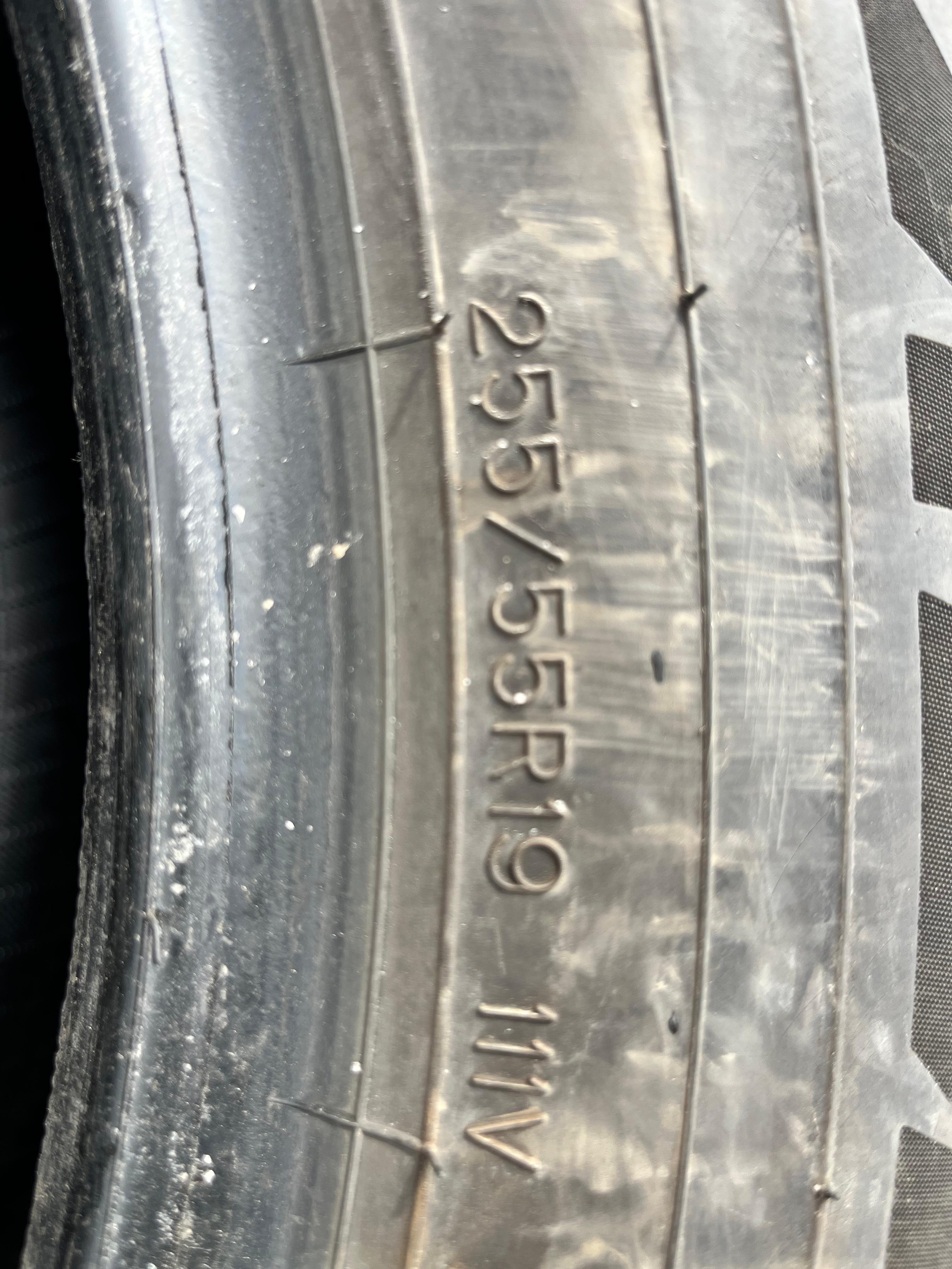 255/55R19 Pair (2 Used Tires) Falken Aklimate