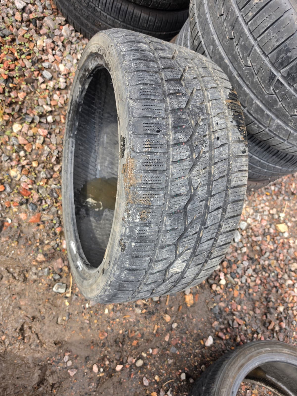 255/35R19 Single (1 Used Tire) Toyo Celsuis