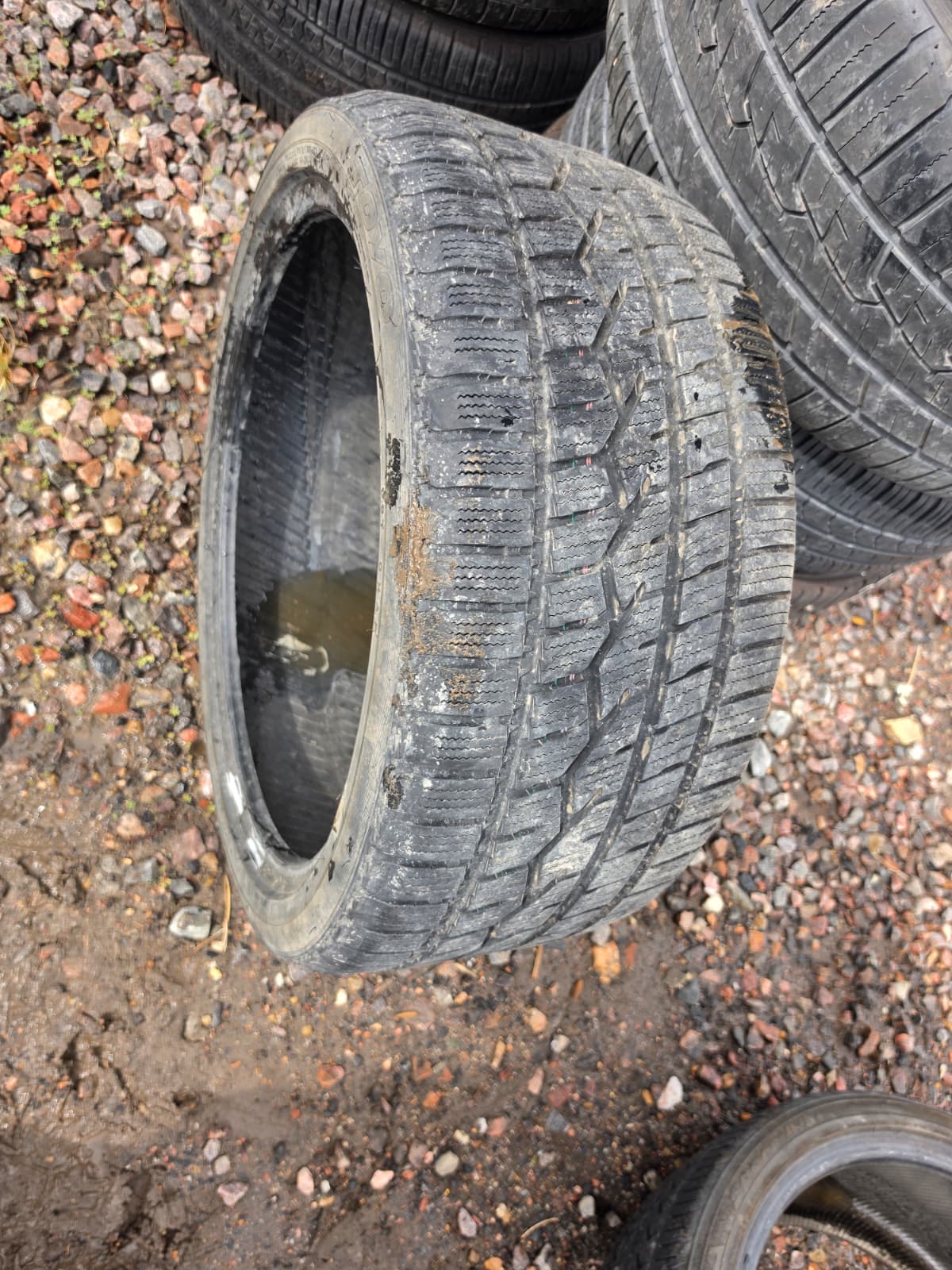 255/35R19 Single (1 Used Tire) Toyo Celsuis