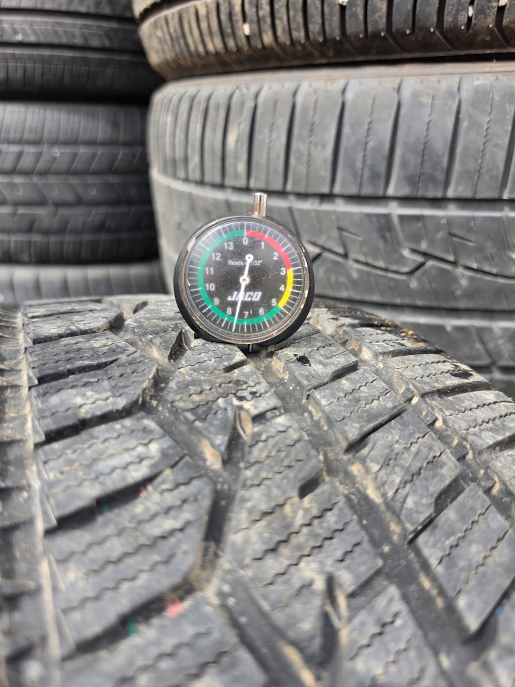255/35R19 Single (1 Used Tire) Toyo Celsuis
