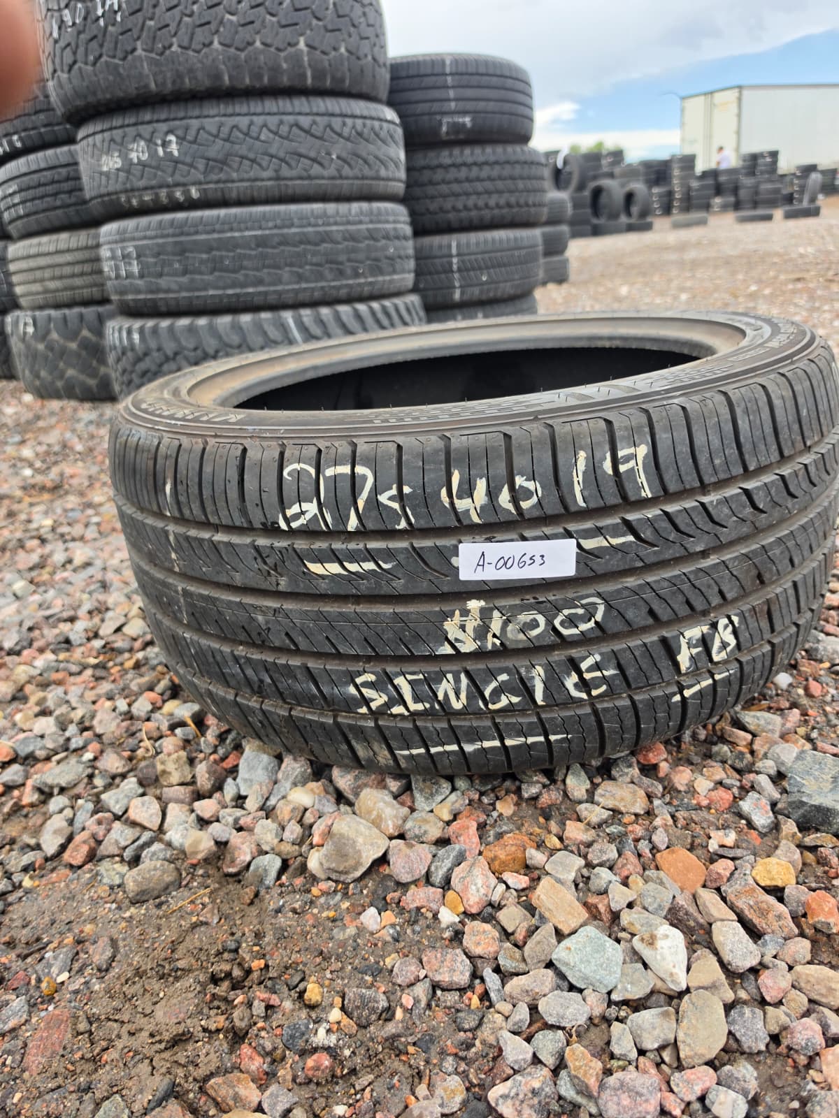 275/40R19 Single (1 Used Tire) Kumho Ecsta PA51