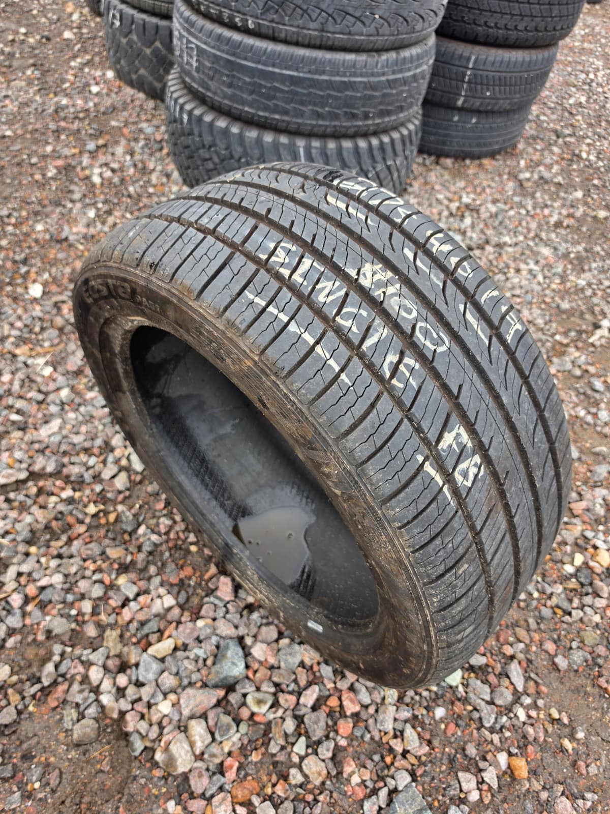 275/40R19 Single (1 Used Tire) Kumho Ecsta PA51